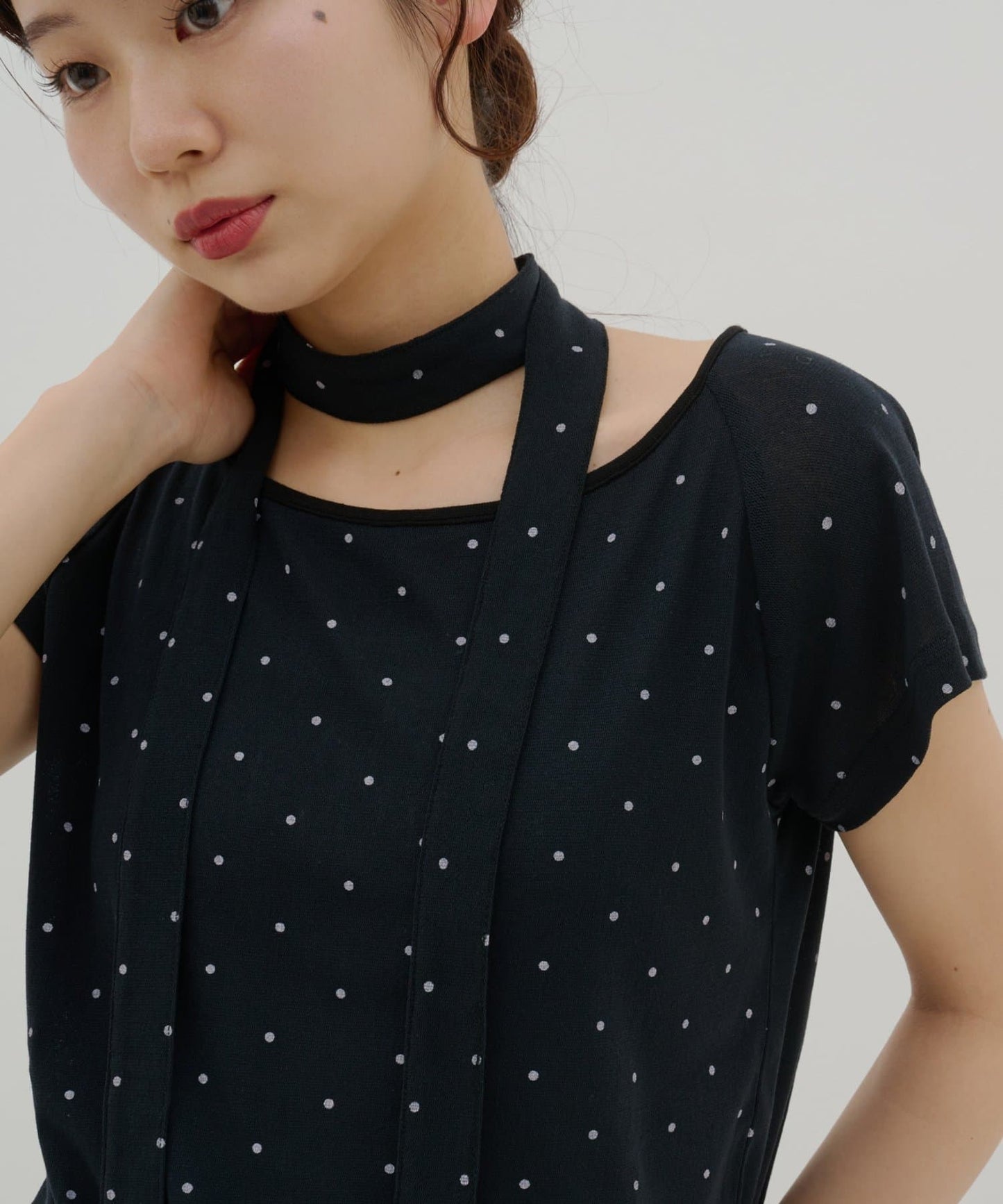 umm. By Discaot 波點Top with choker - Image 53