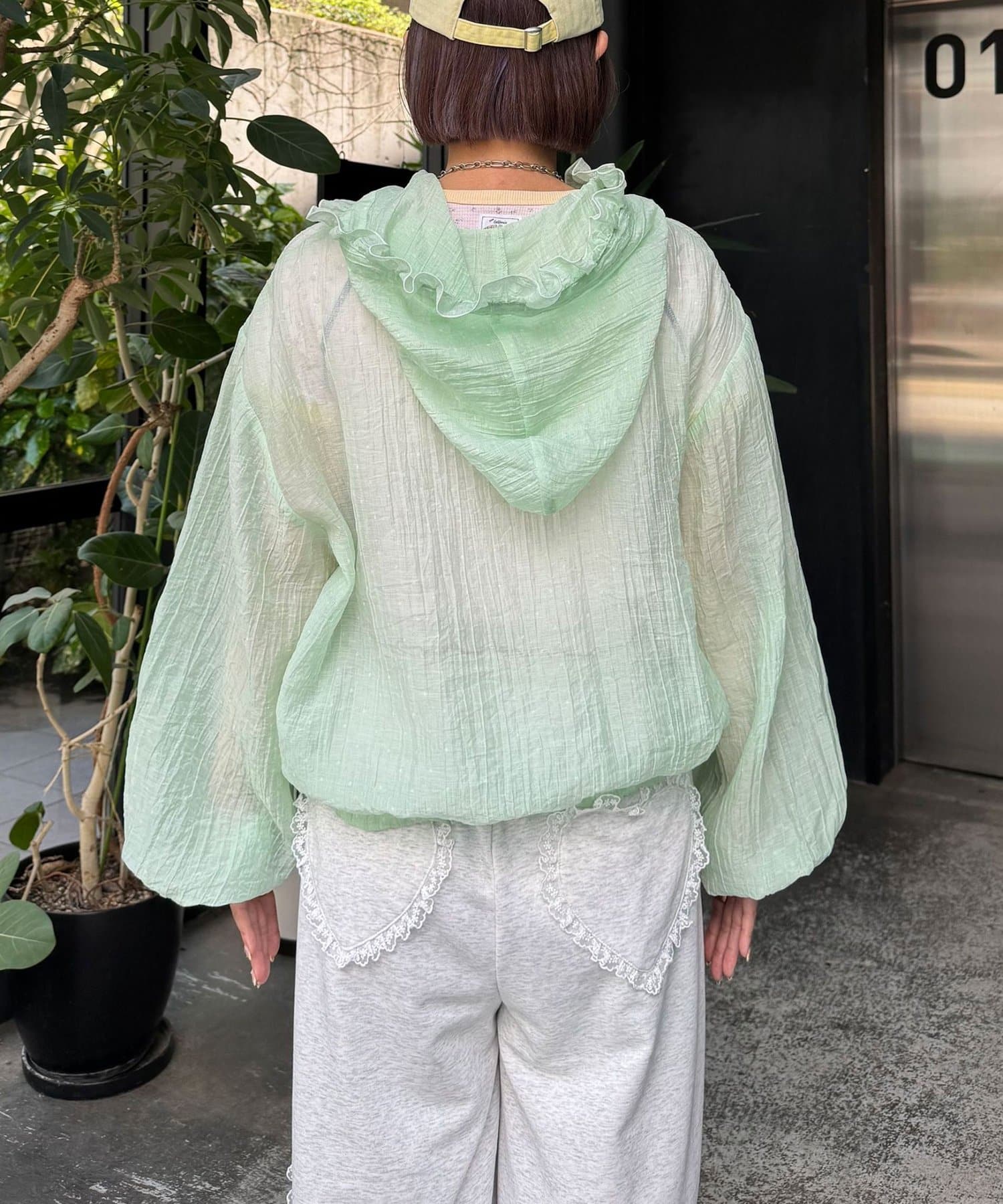 HELLO.SANFRANCISCO 波點荷葉邊薄紗外套 - Image 22