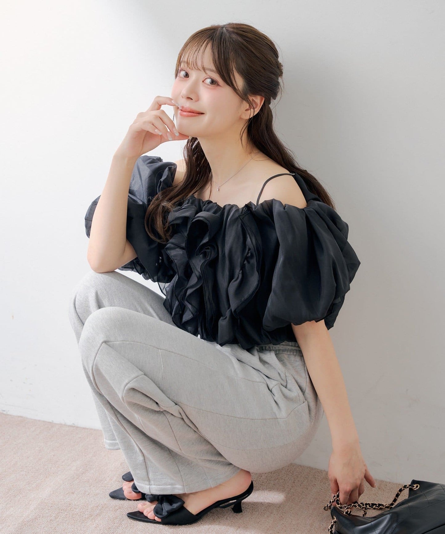 [Set Fair Item #5] CHICO 荷葉邊露肩balloon blouse - Image 4