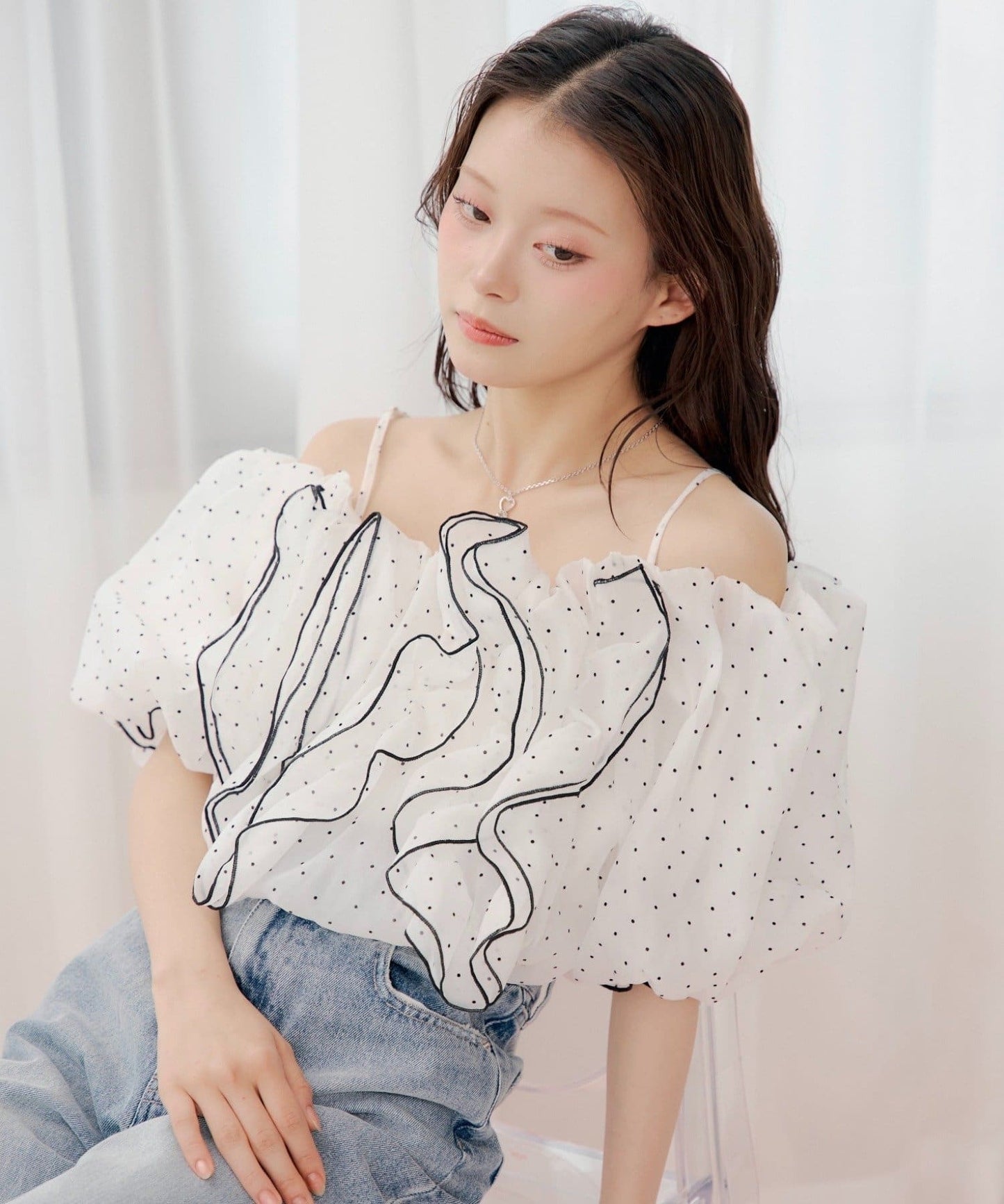 [Set Fair Item #5] CHICO 荷葉邊露肩balloon blouse - Image 3