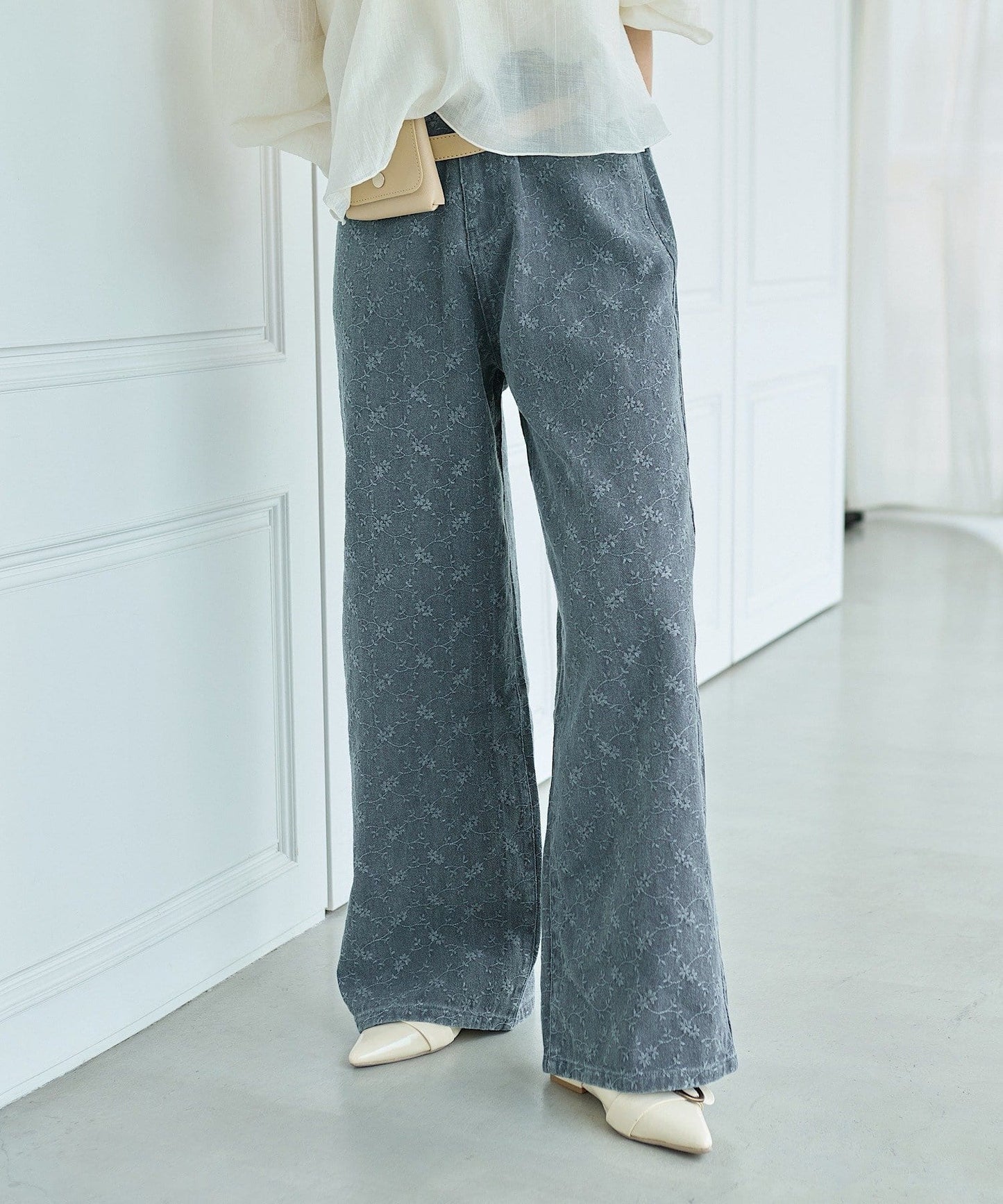 Kastane [Wide] floral embroidered denim - Image 13