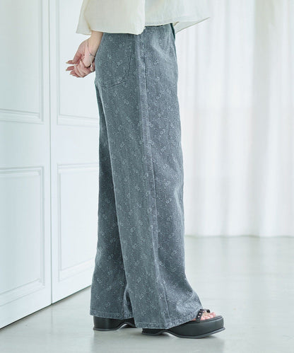 Kastane [Wide] floral embroidered denim - Image 14