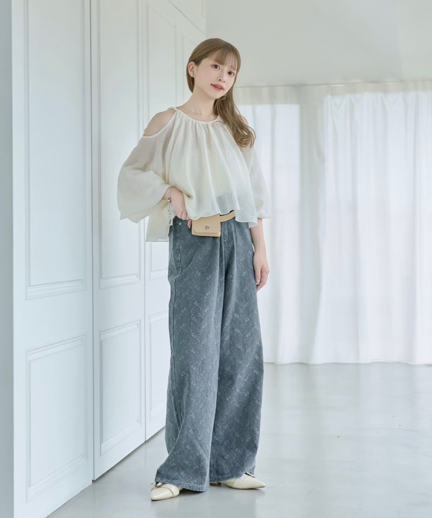 Kastane [Wide] floral embroidered denim - Image 19