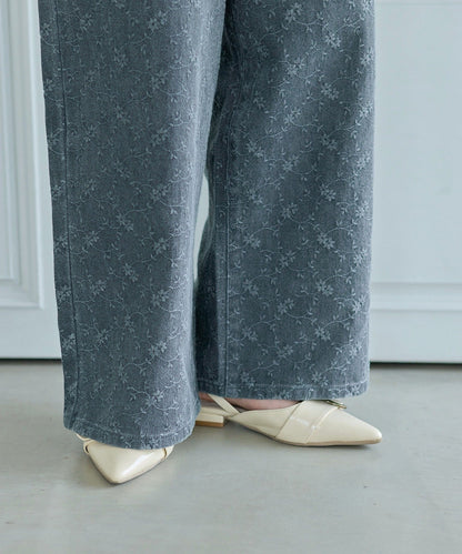 Kastane [Wide] floral embroidered denim - Image 25