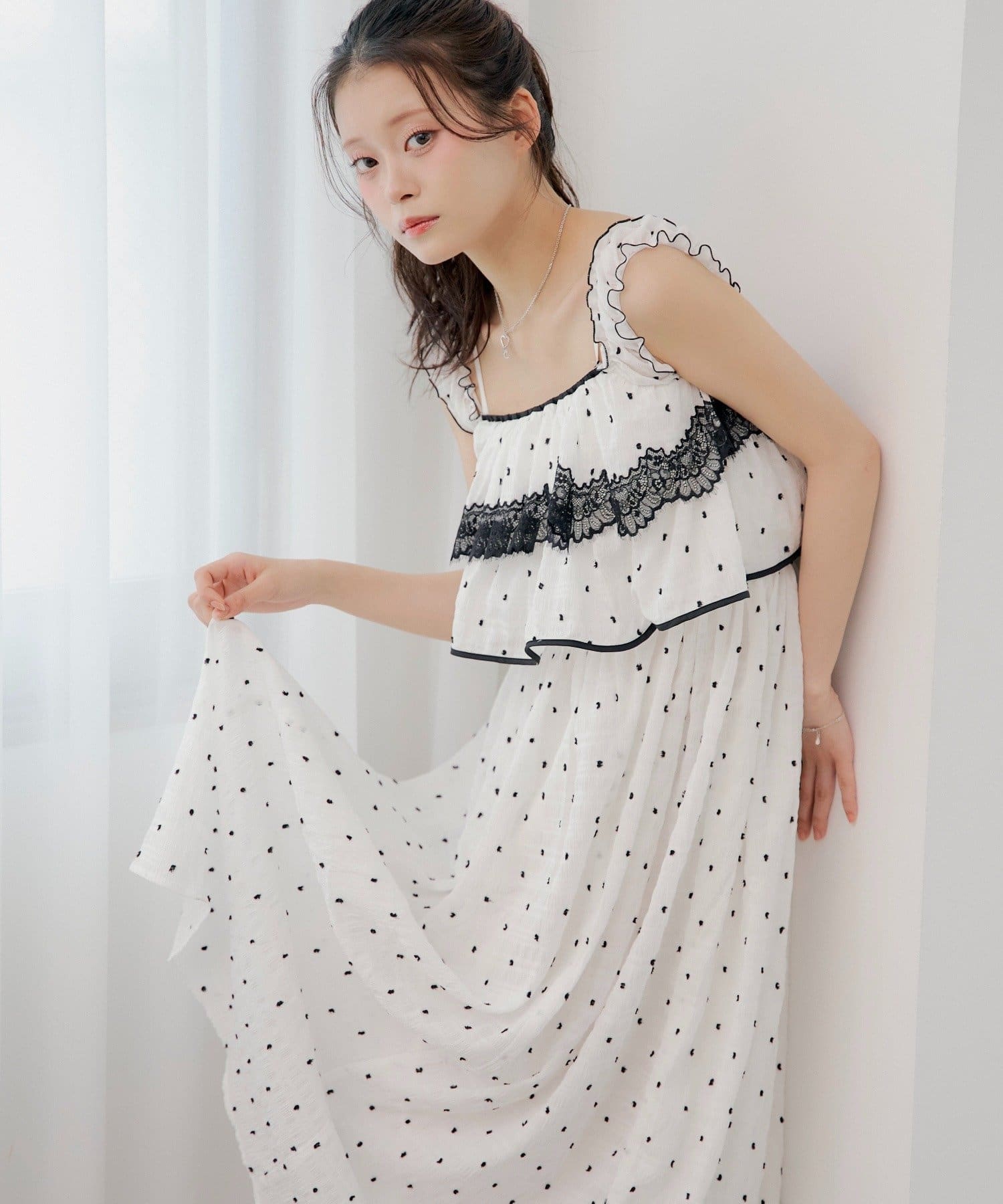 [Set Fair Item #9] CHICO Lace airy dress - Image 2