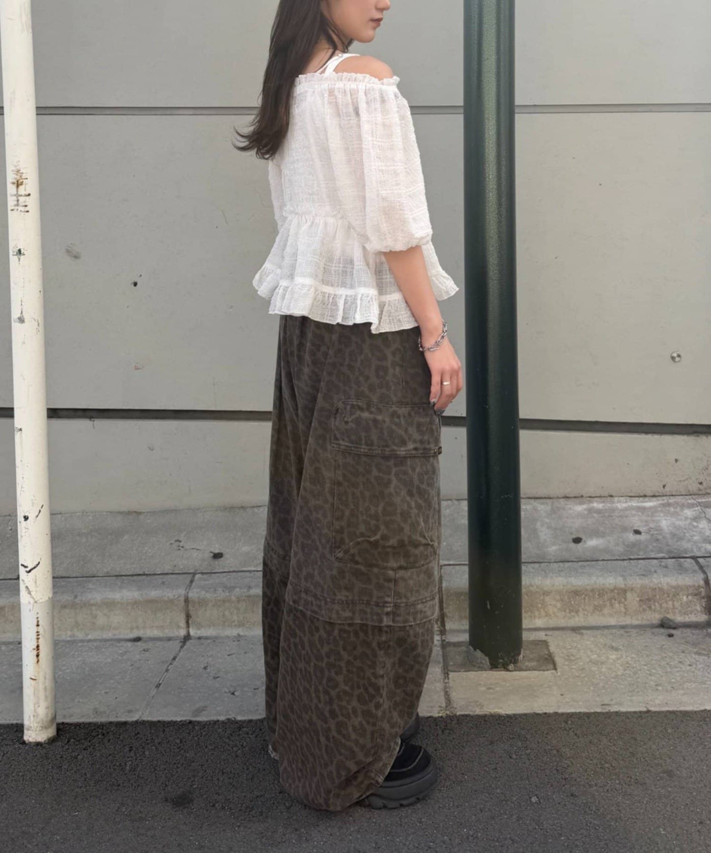 w closet Off-shoulder frill blouse - Image 15