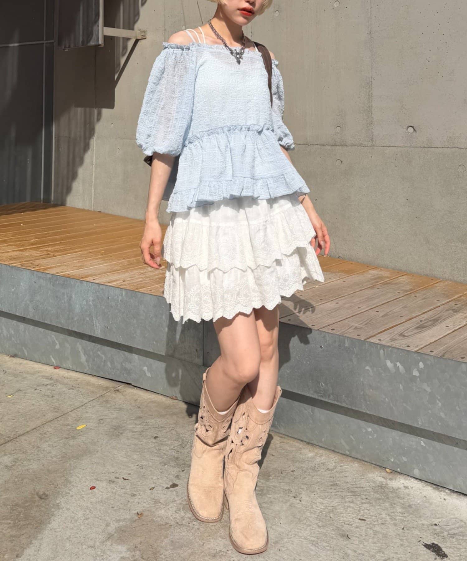 w closet Off-shoulder frill blouse - Image 30