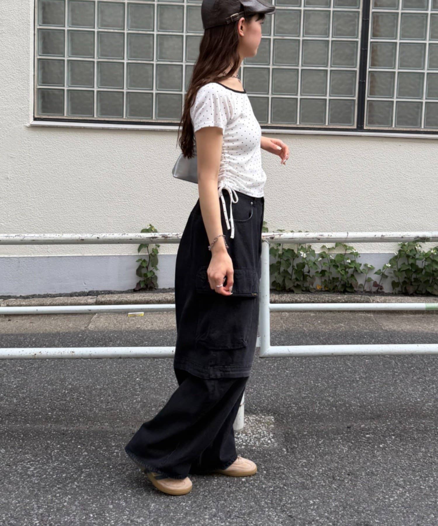 w closet 單肩Tee - Image 11