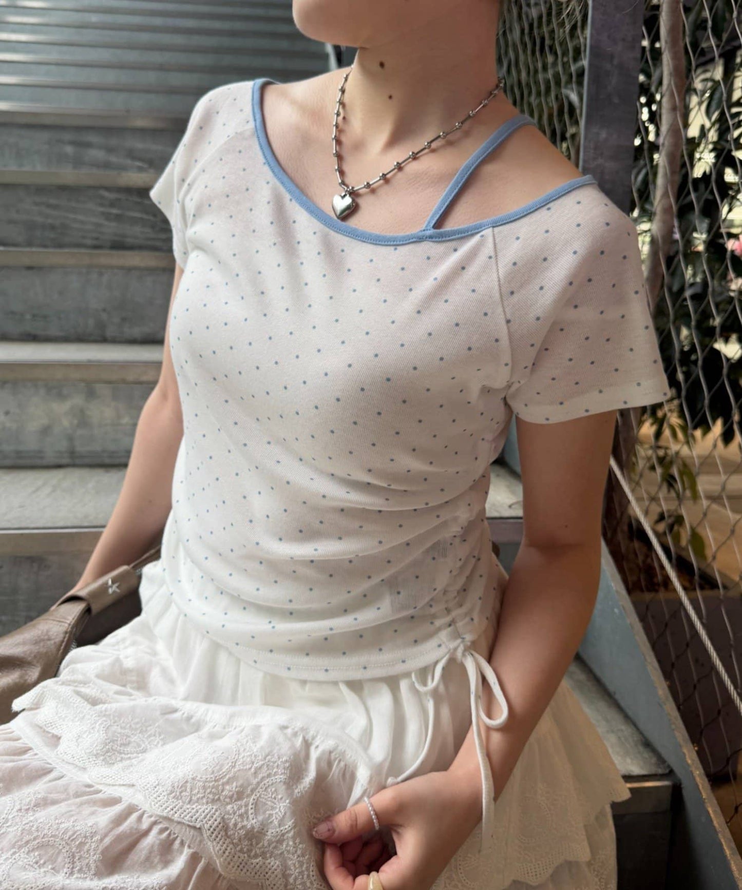 w closet 單肩Tee - Image 3