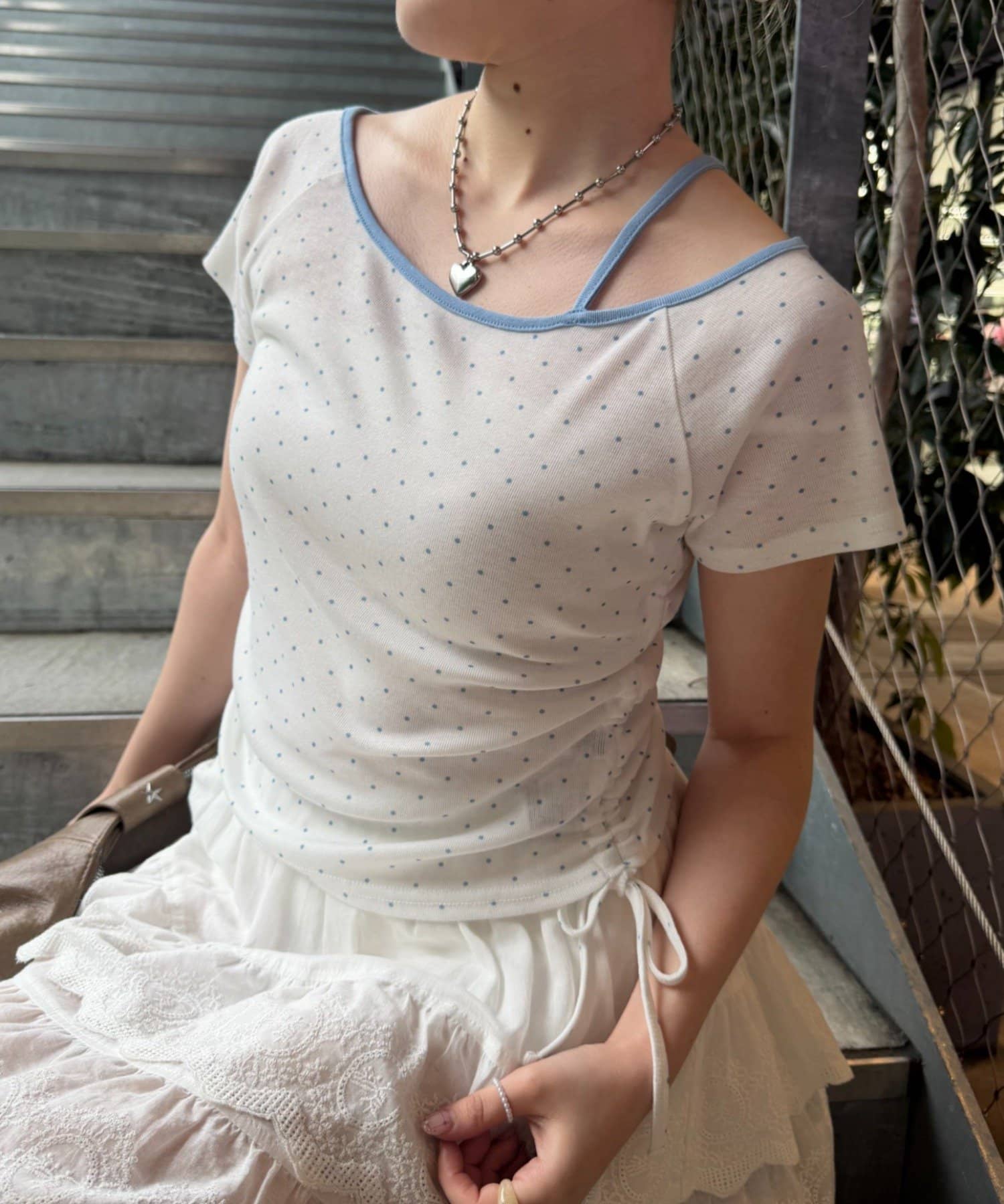 w closet 單肩Tee - Image 3