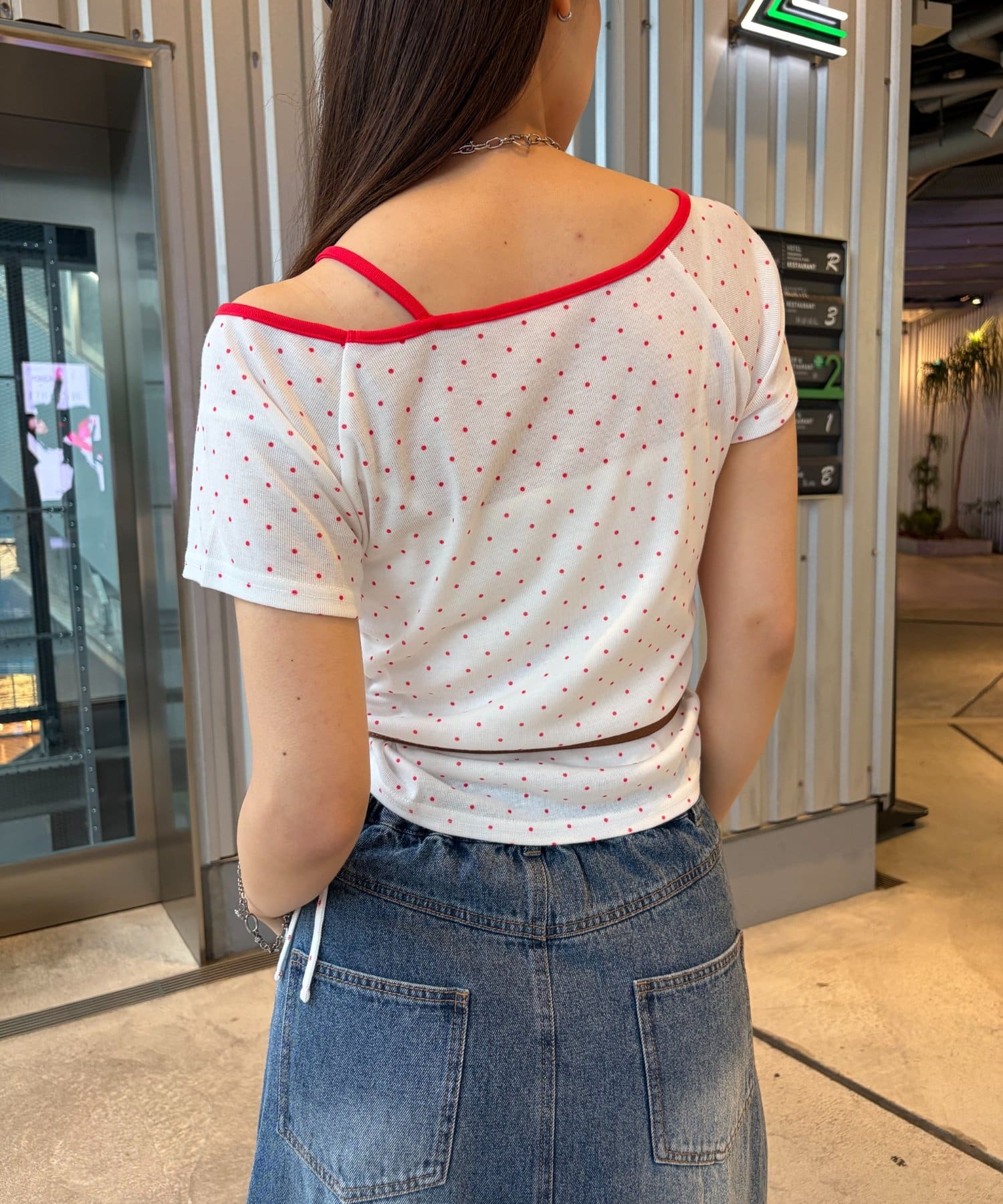 w closet 單肩Tee - Image 21
