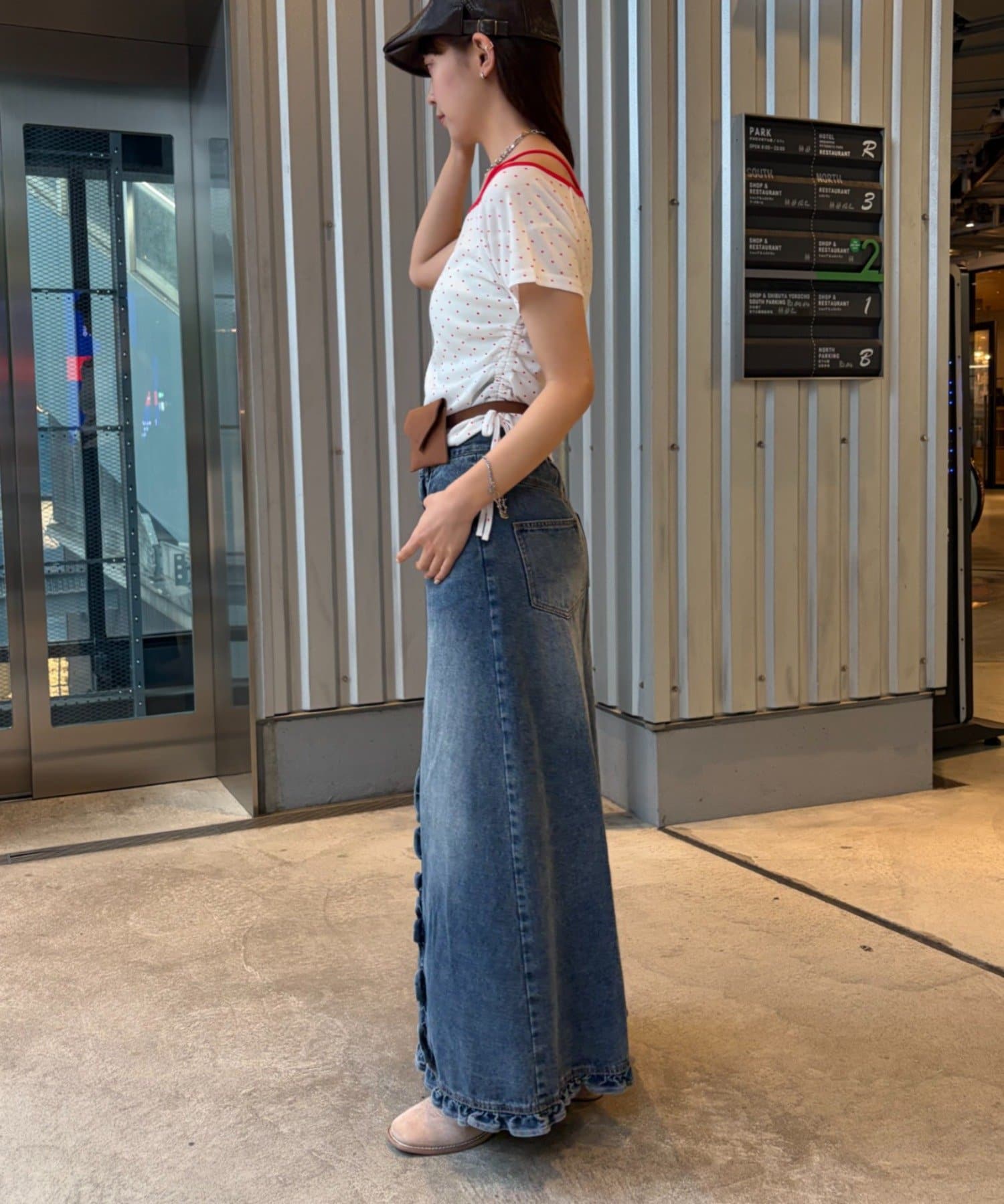 w closet 單肩Tee - Image 23