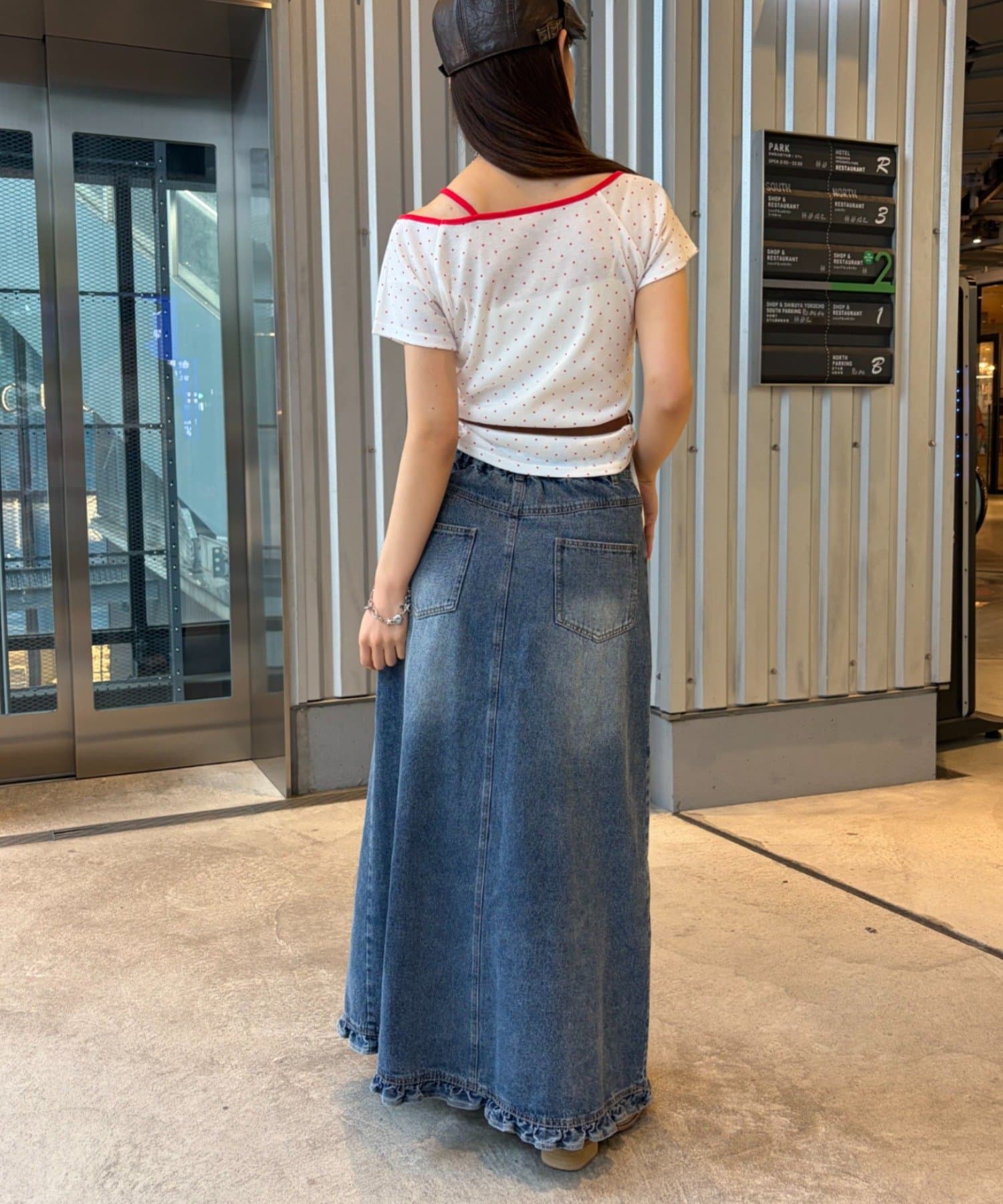 w closet 單肩Tee - Image 24