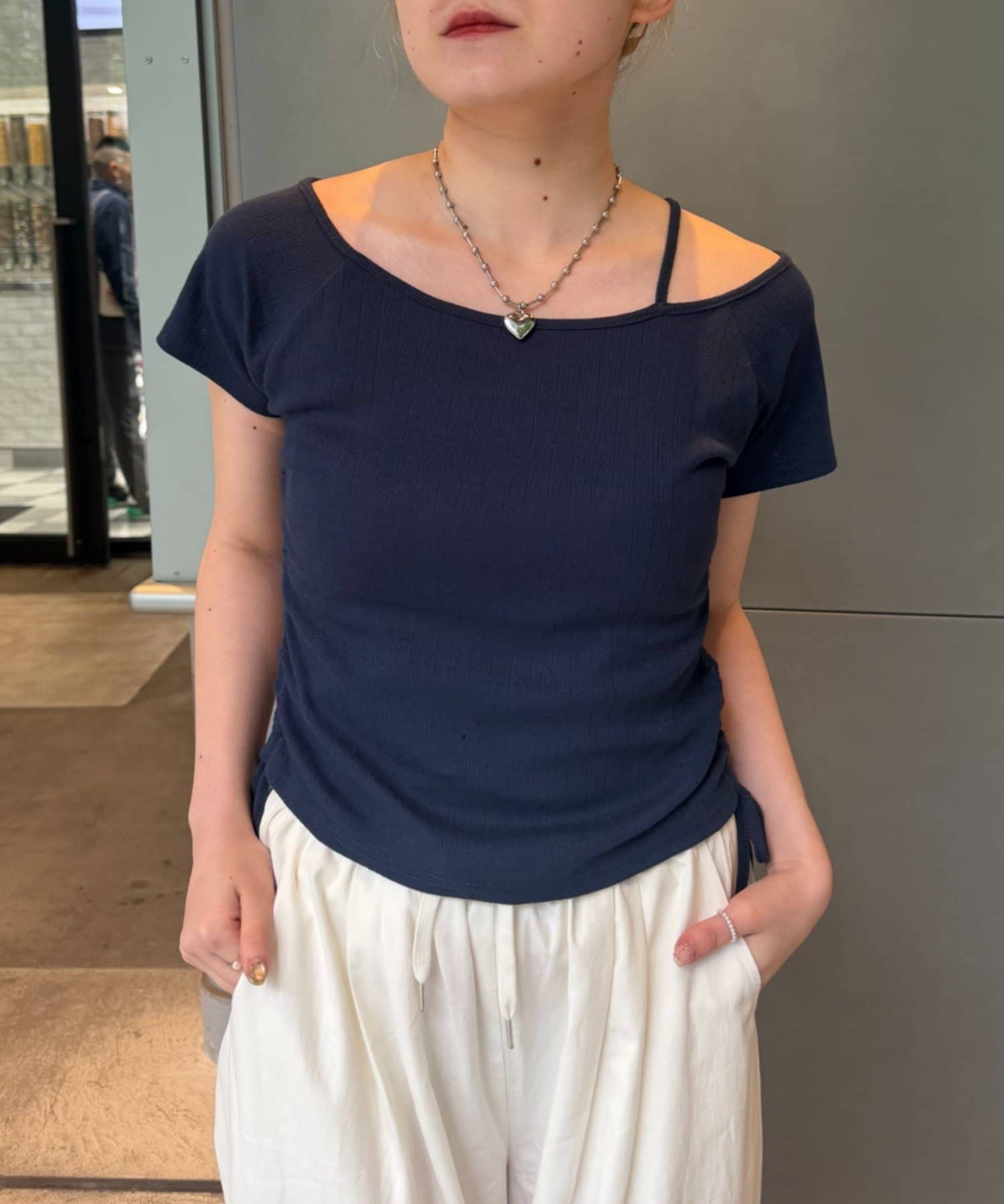 w closet 單肩Tee - Image 25