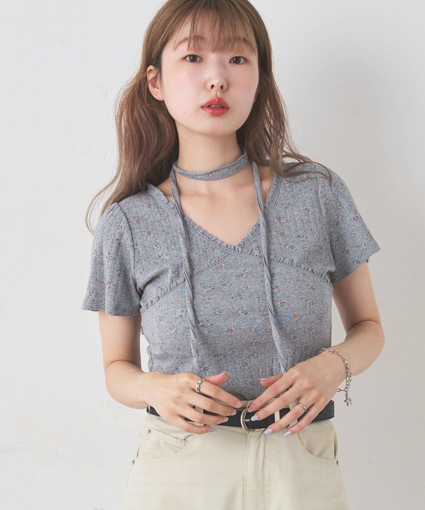 Kastane 羅紋V領Tee + Choker - Image 17