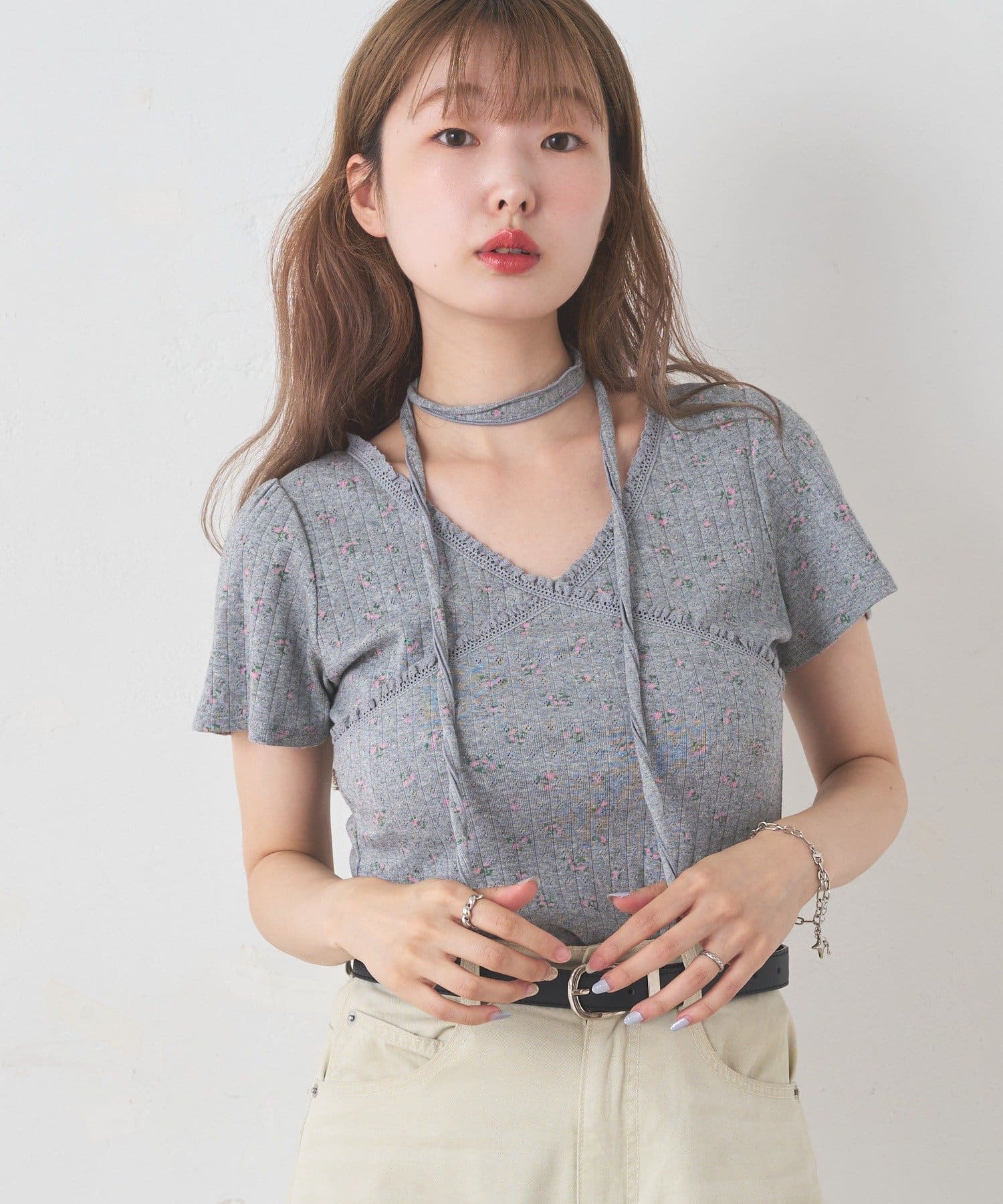 Kastane 羅紋V領Tee + Choker - Image 17