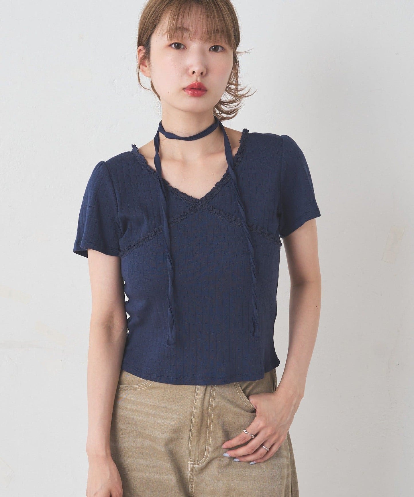 Kastane 羅紋V領Tee + Choker - Image 36