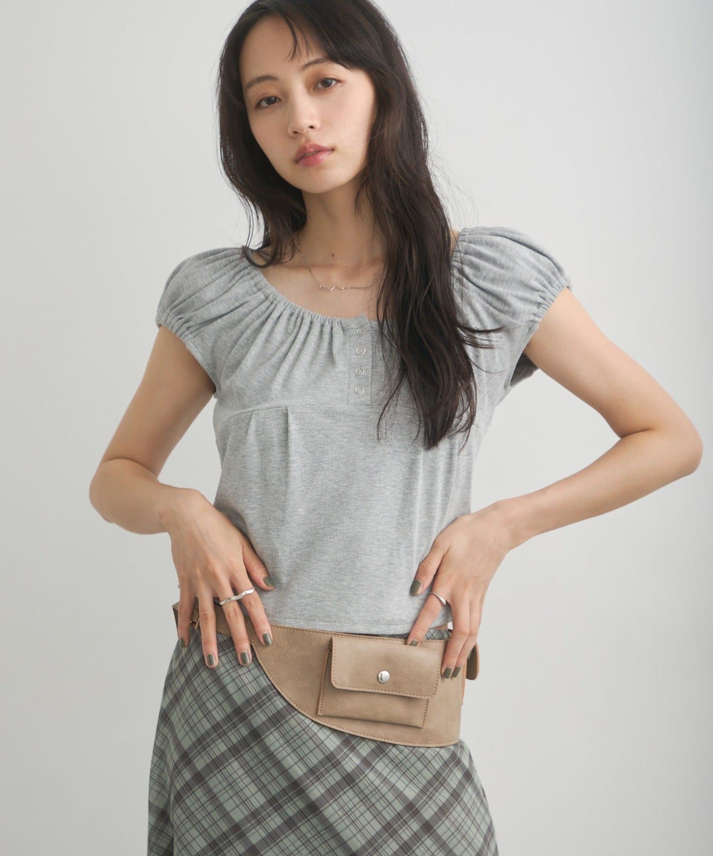 Kastane 羅紋修身掛脖露背Henley Tee - Image 23