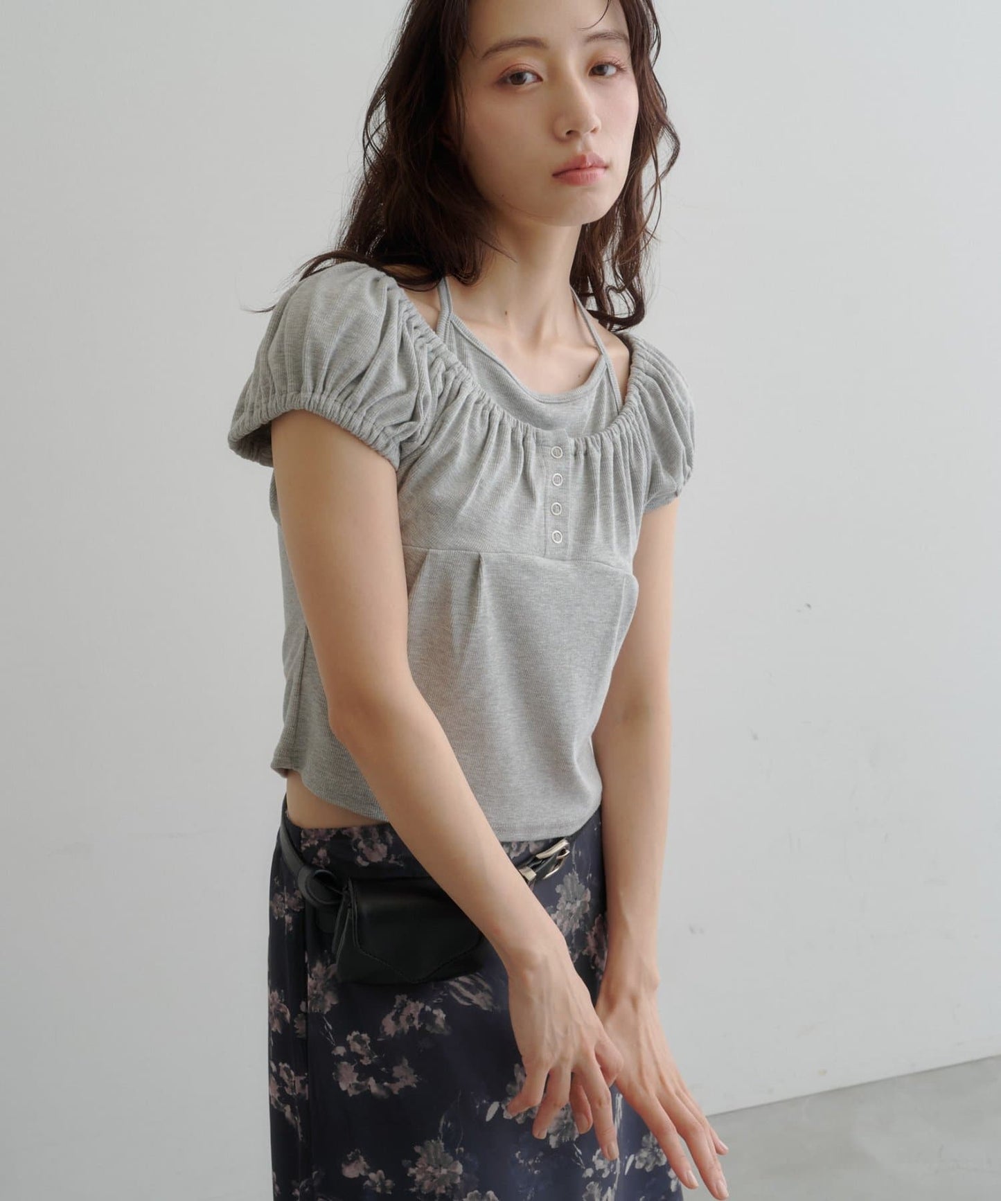 Kastane 羅紋修身掛脖露背Henley Tee - Image 28
