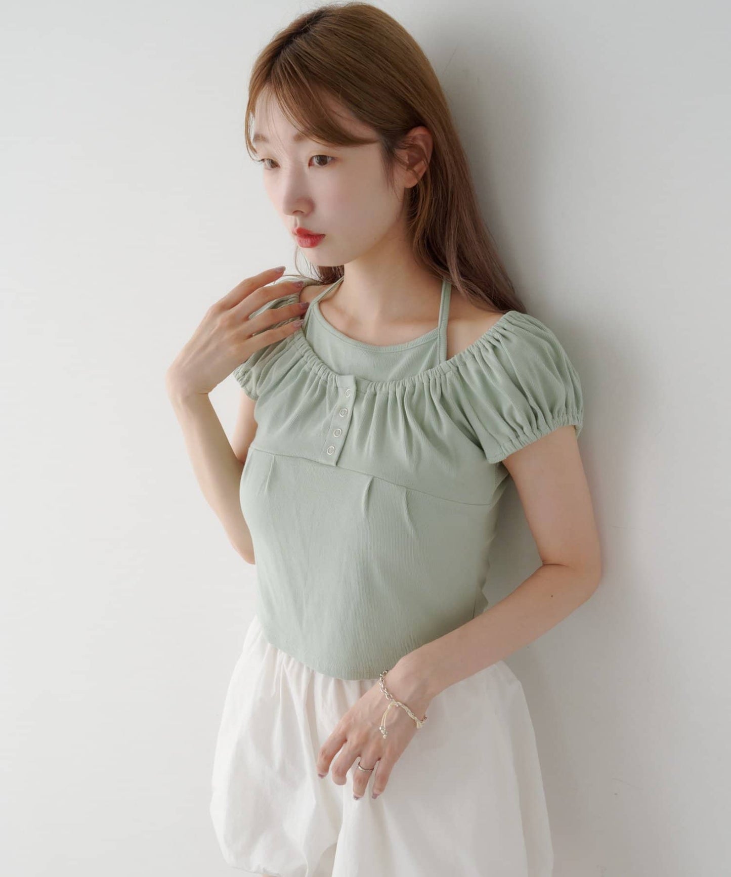 Kastane 羅紋修身掛脖露背Henley Tee - Image 45