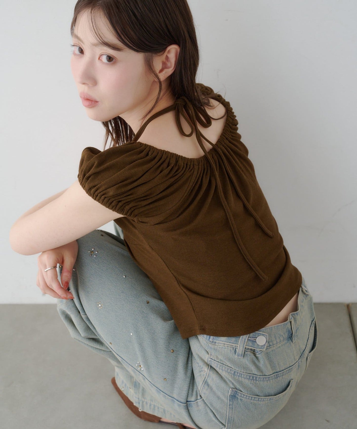 Kastane 羅紋修身掛脖露背Henley Tee - Image 56