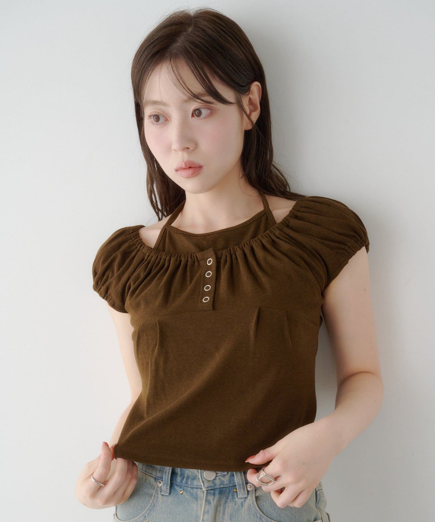 Kastane 羅紋修身掛脖露背Henley Tee - Image 58