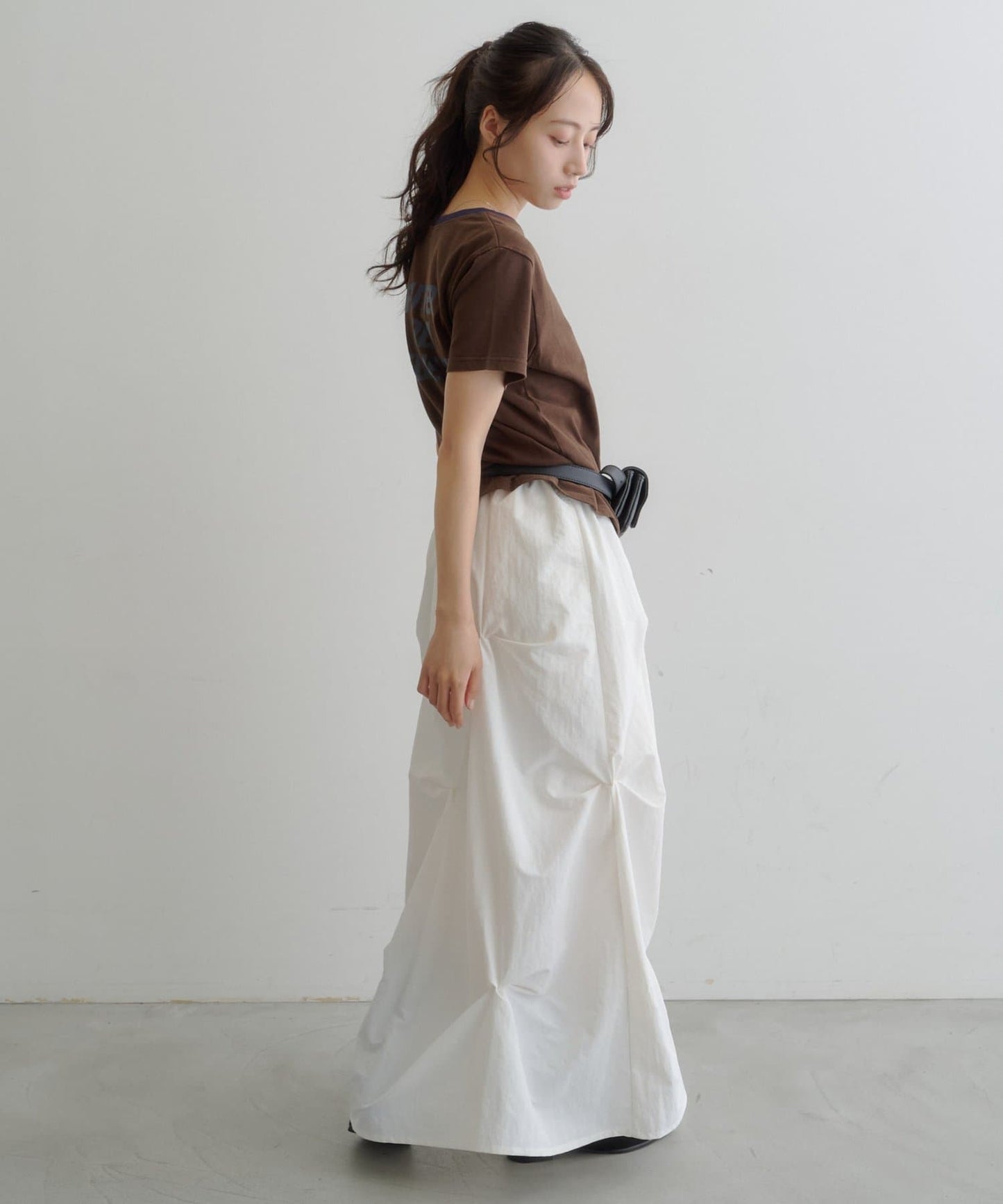 Kastane Flower Tuck Long Skirt - Image 15