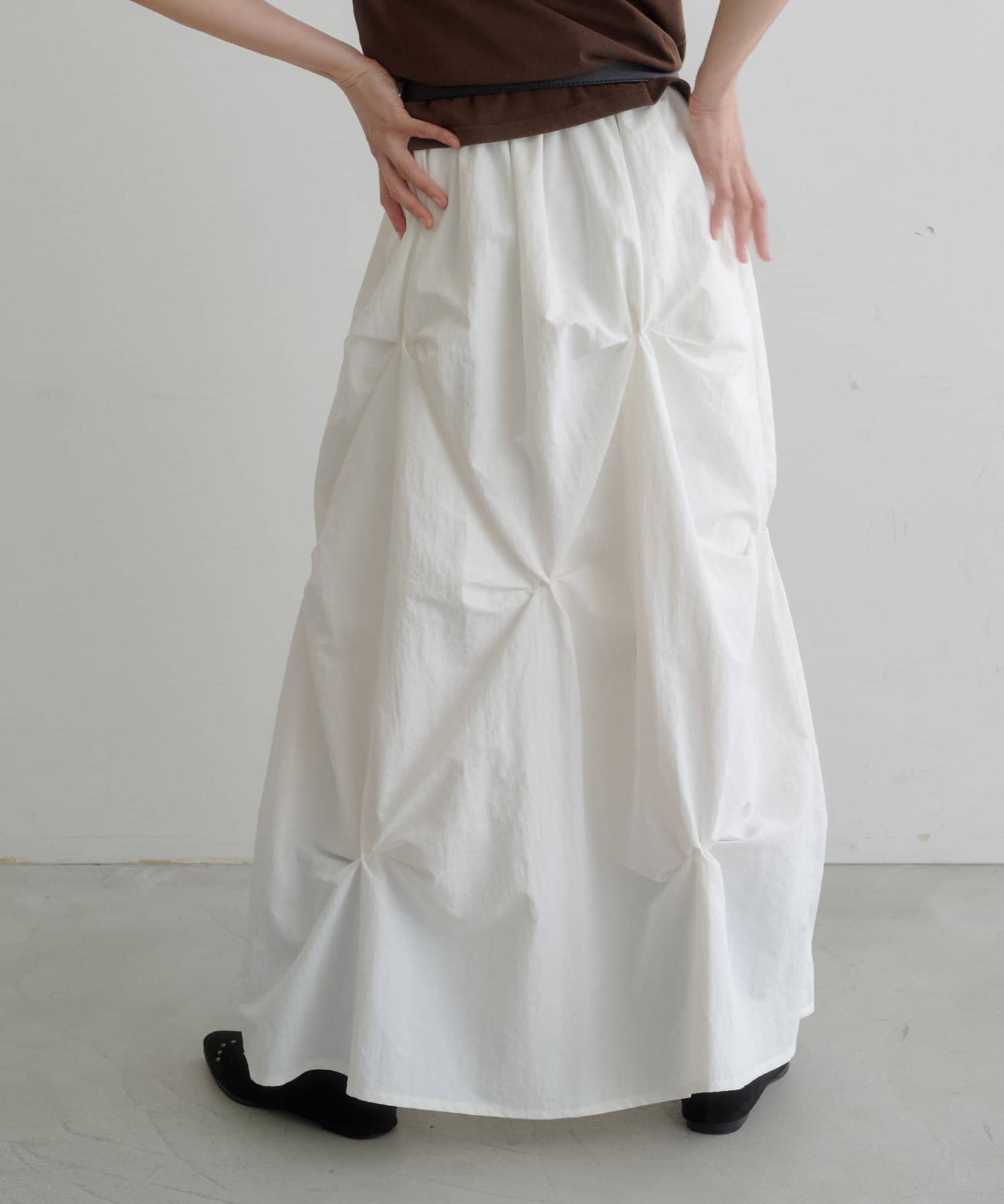 Kastane Flower Tuck Long Skirt - Image 9