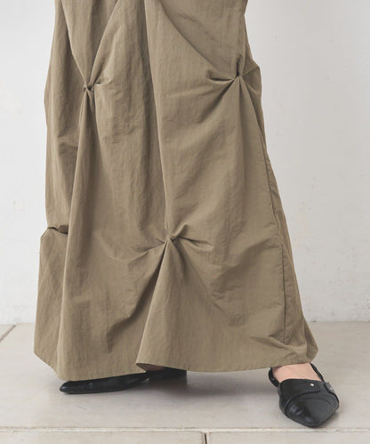 Kastane Flower Tuck Long Skirt - Image 24