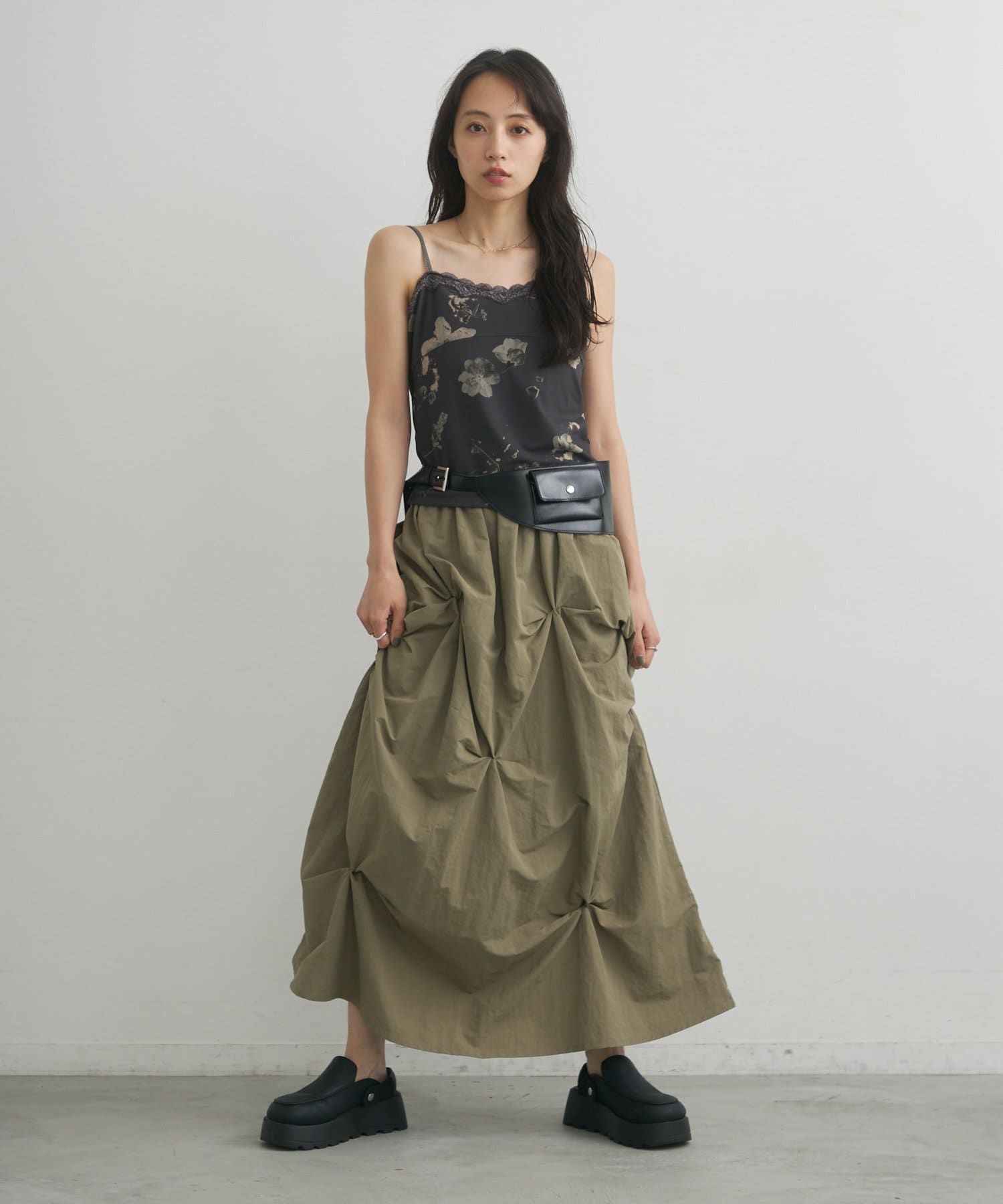 Kastane Flower Tuck Long Skirt - Image 21