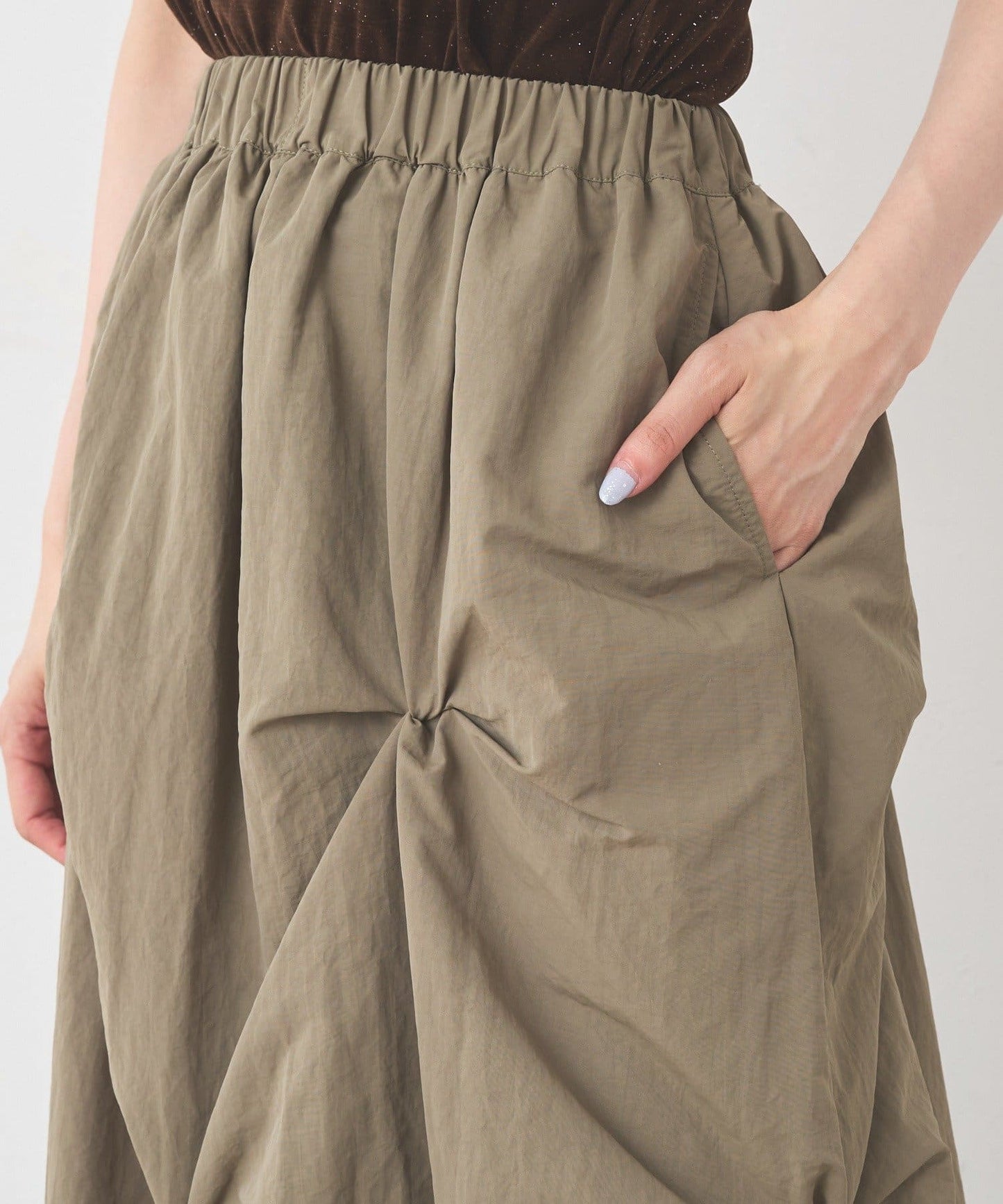 Kastane Flower Tuck Long Skirt - Image 23