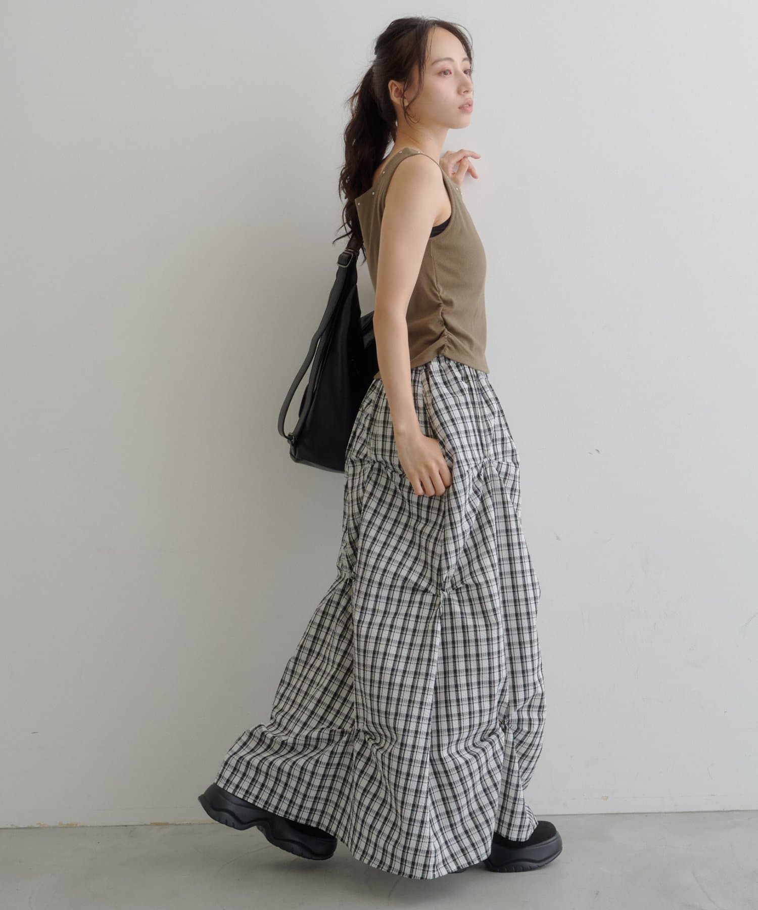 Kastane Flower Tuck Long Skirt - Image 36