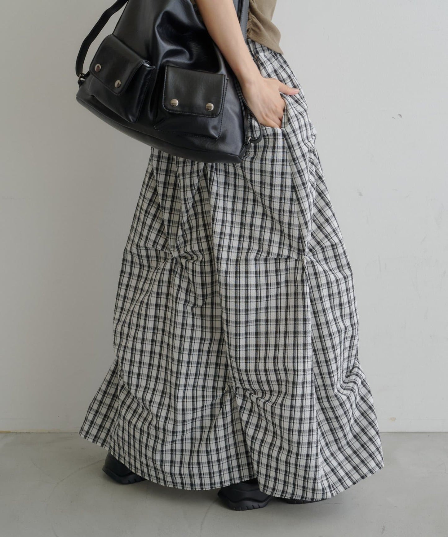 Kastane Flower Tuck Long Skirt - Image 33