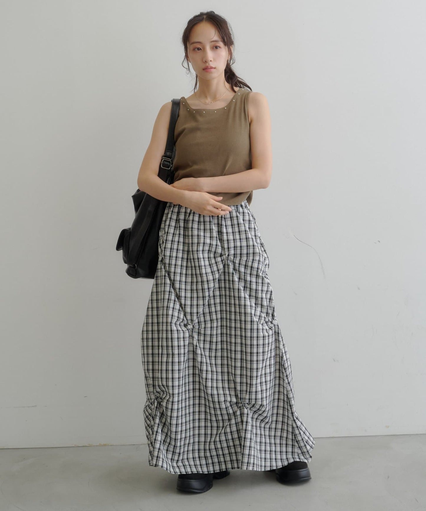 Kastane Flower Tuck Long Skirt - Image 34
