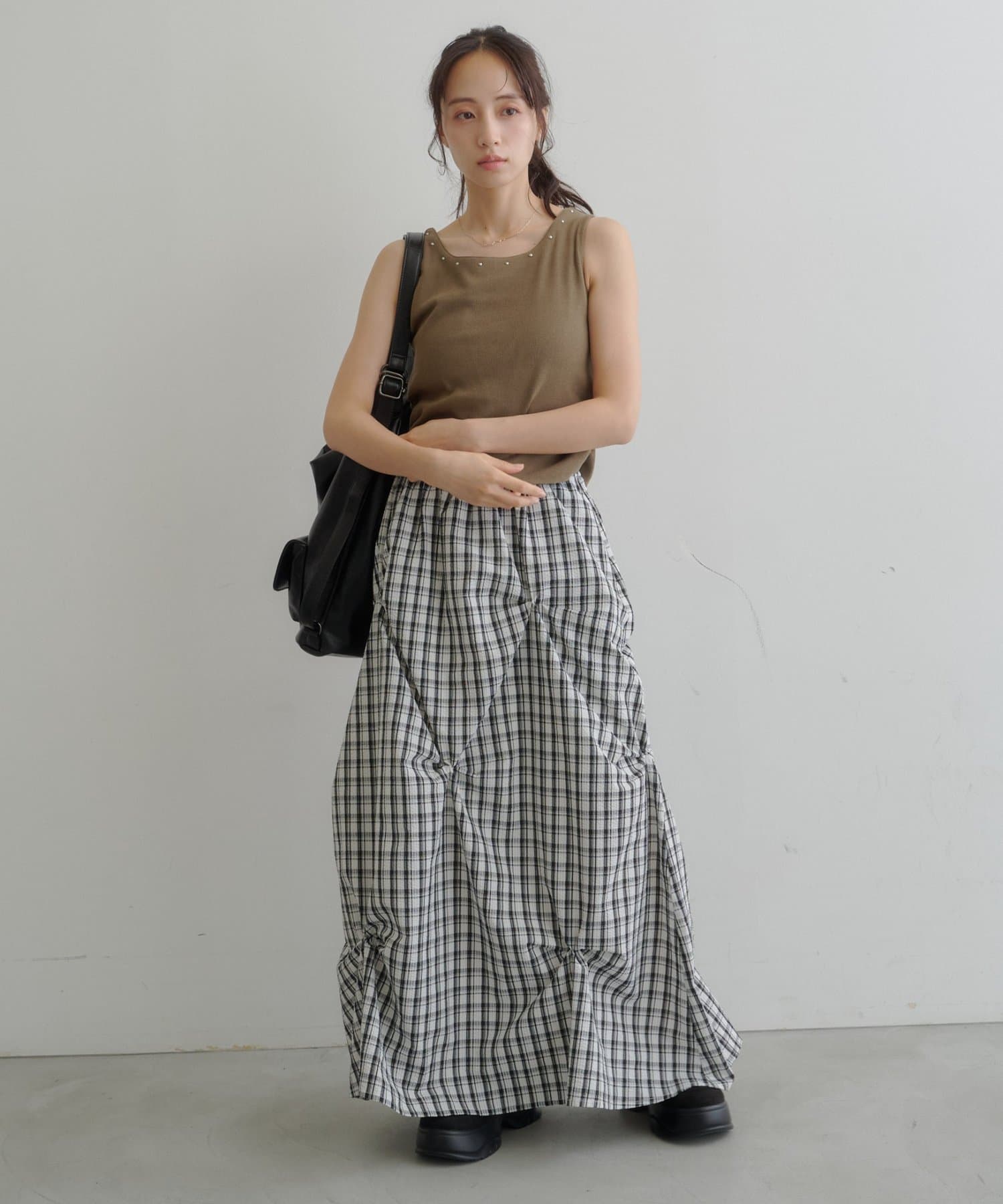 Kastane Flower Tuck Long Skirt - Image 34