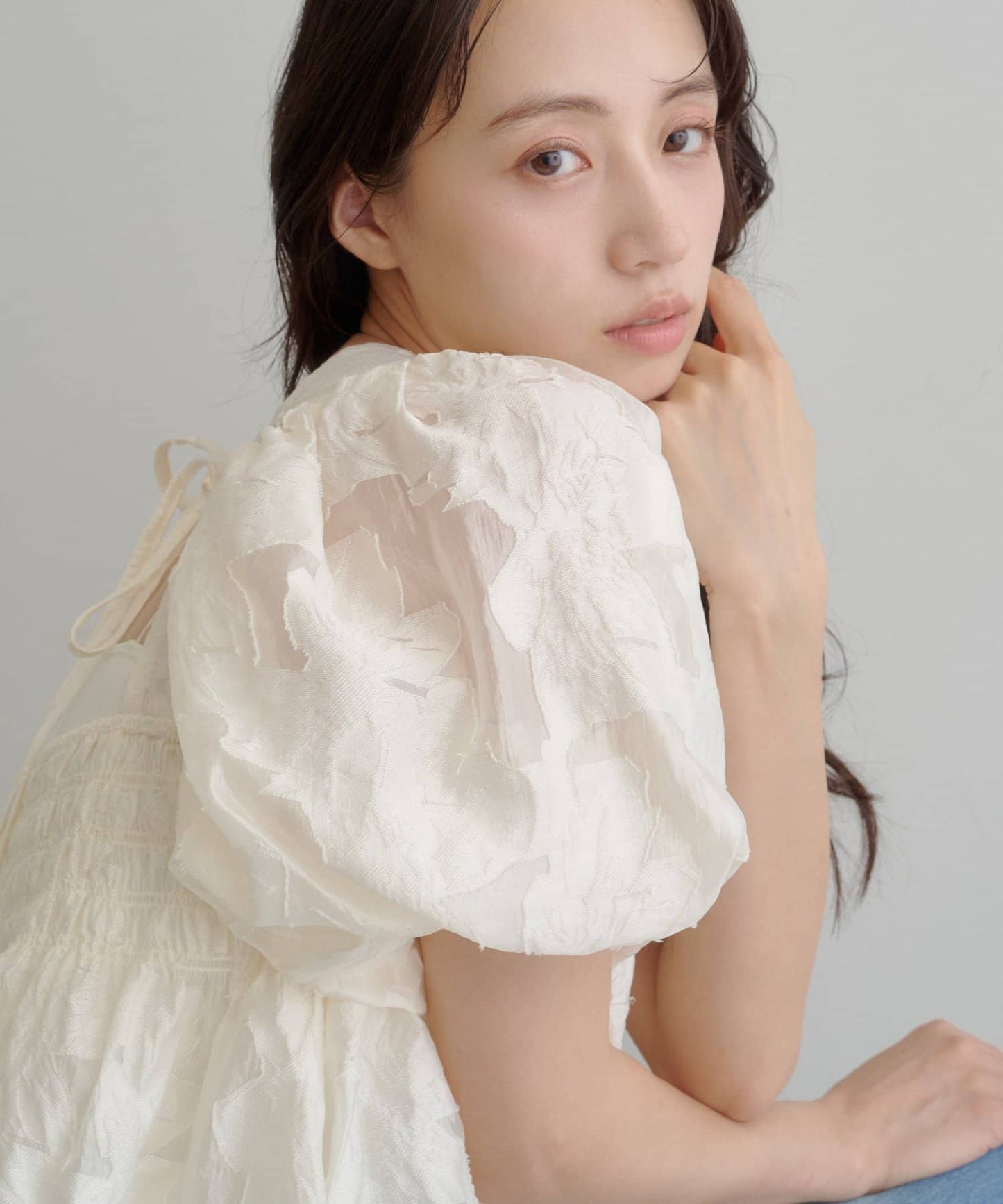 kastane Frill sash blouse - Image 26