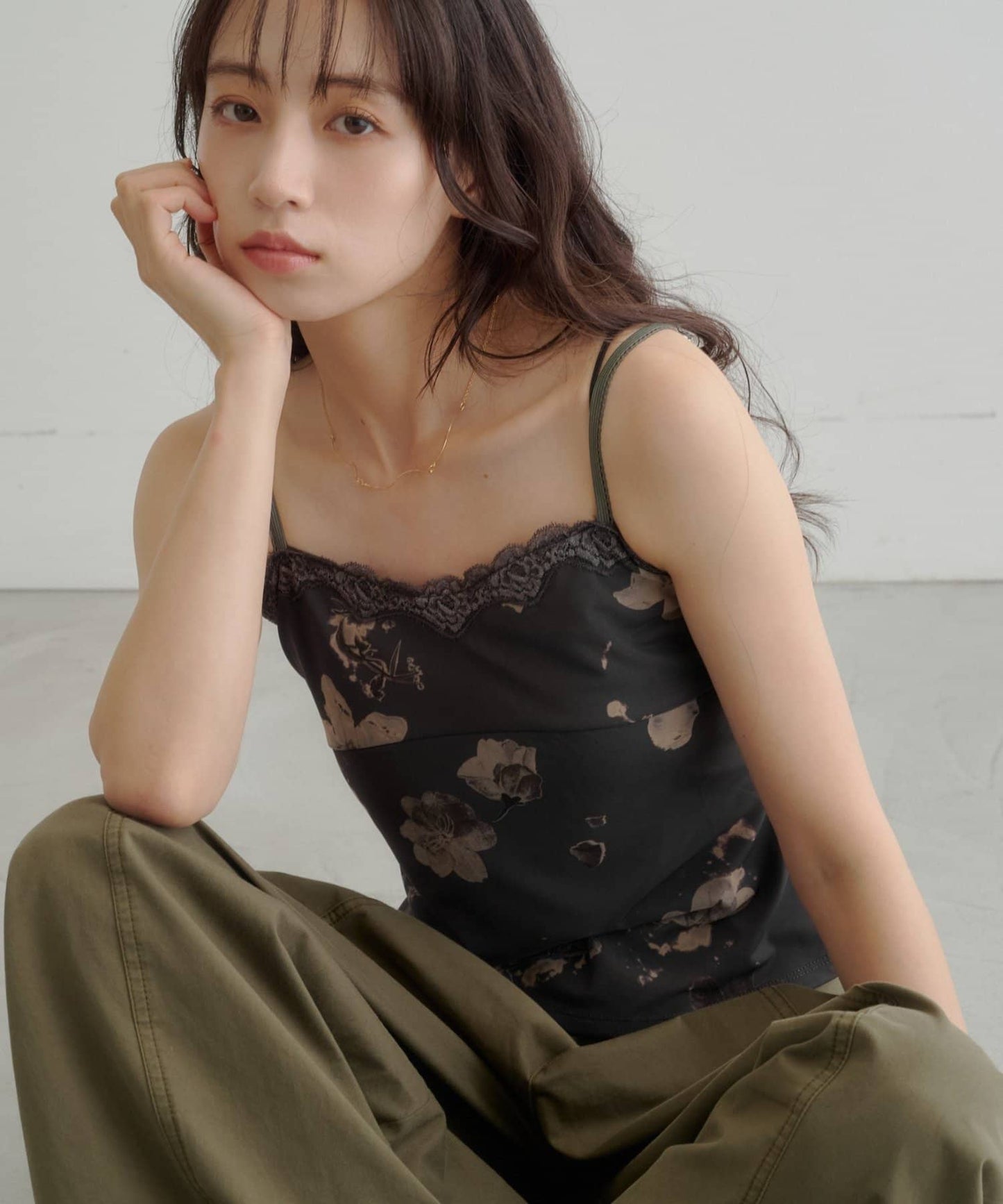 Kastane flower lace 彈性吊帶背心 - Image 4