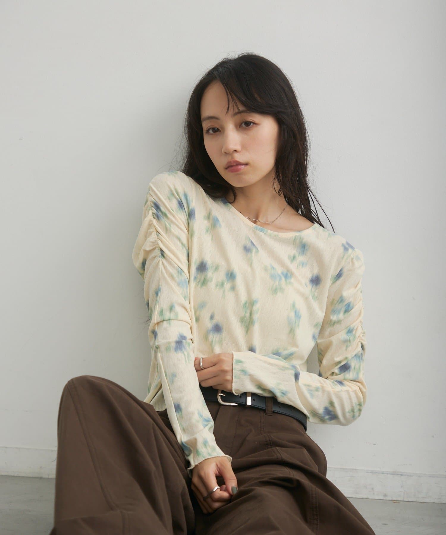 Kastane light and smooth sheer top - Image 14