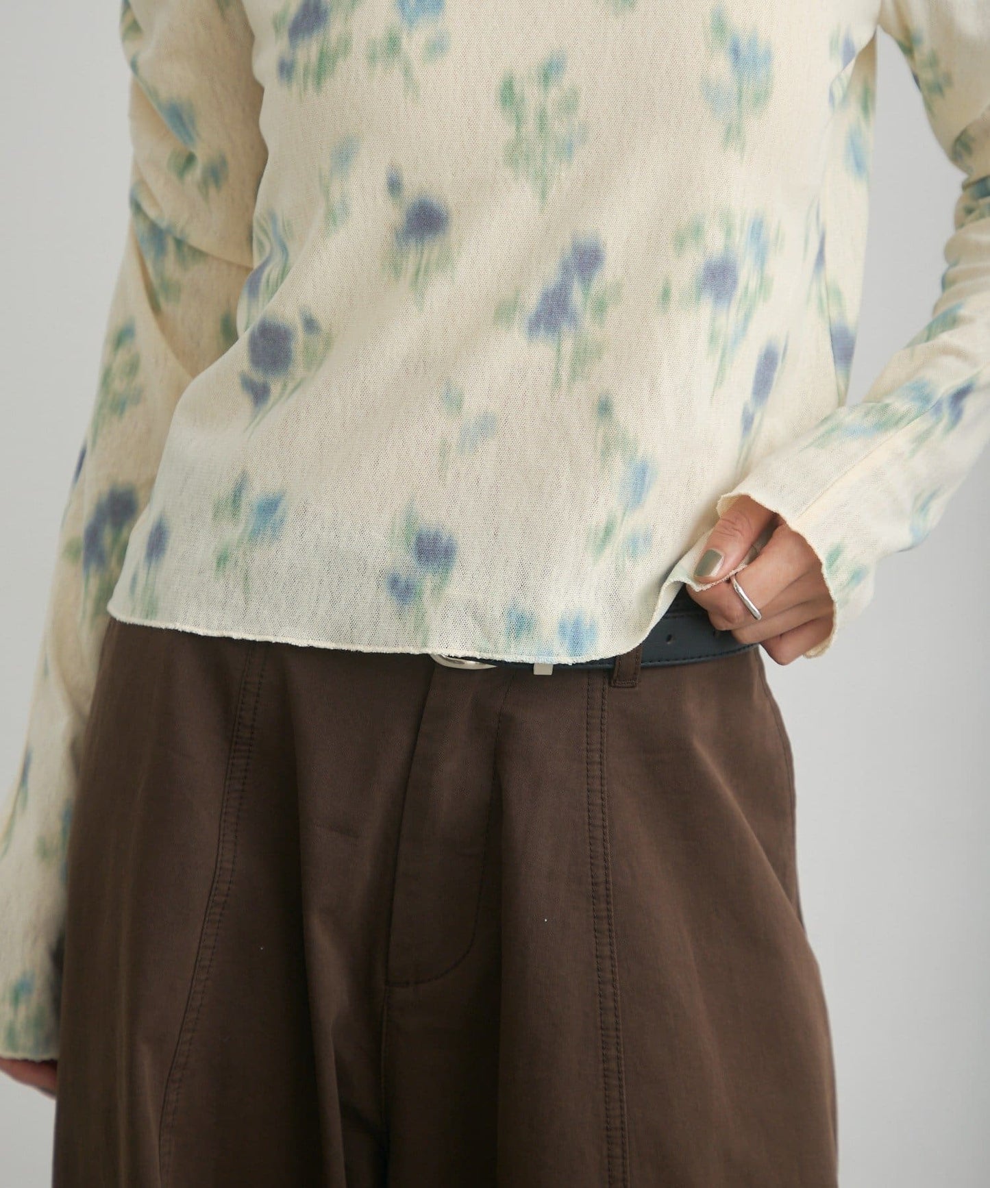 Kastane light and smooth sheer top - Image 18