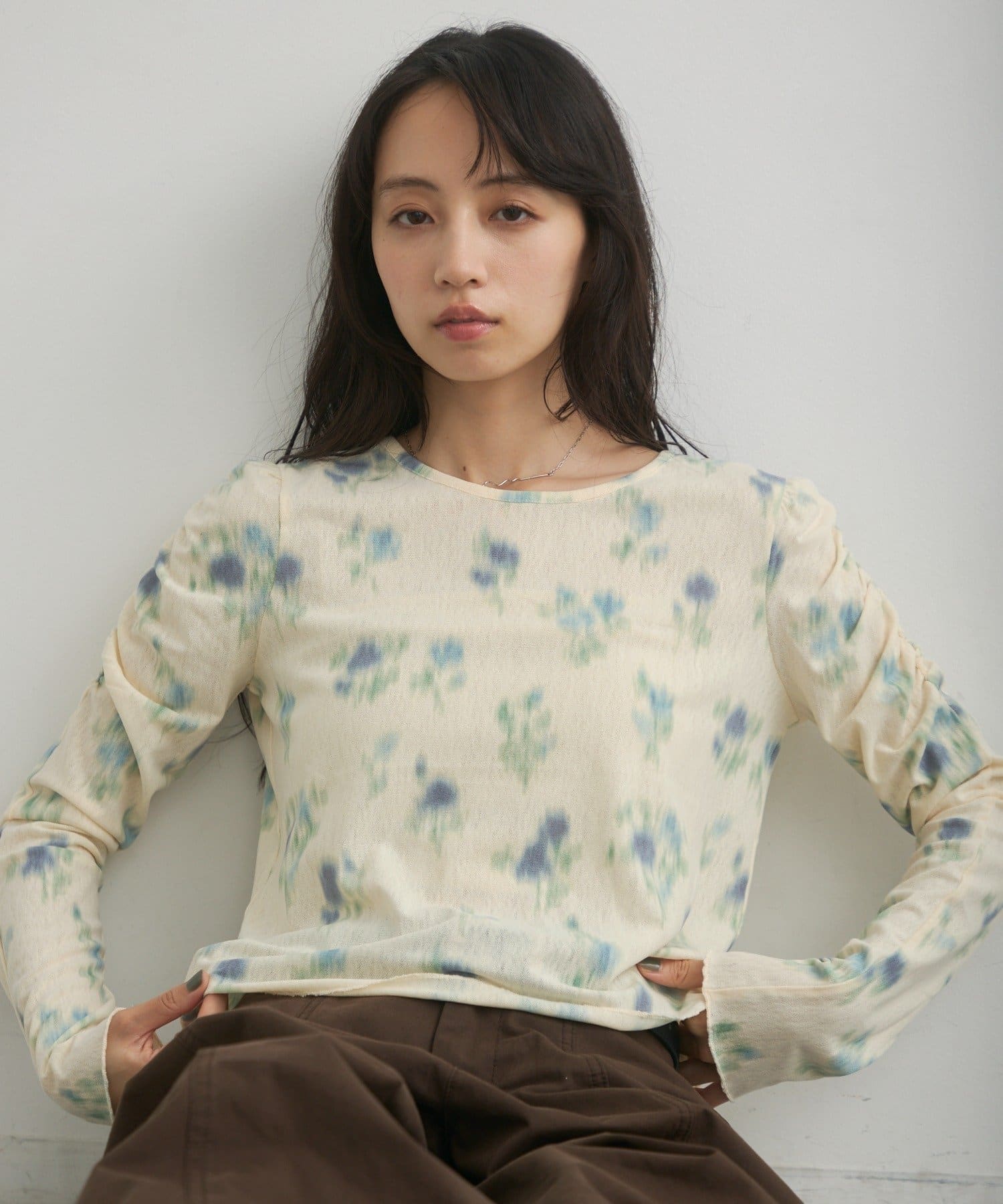 Kastane light and smooth sheer top - Image 5