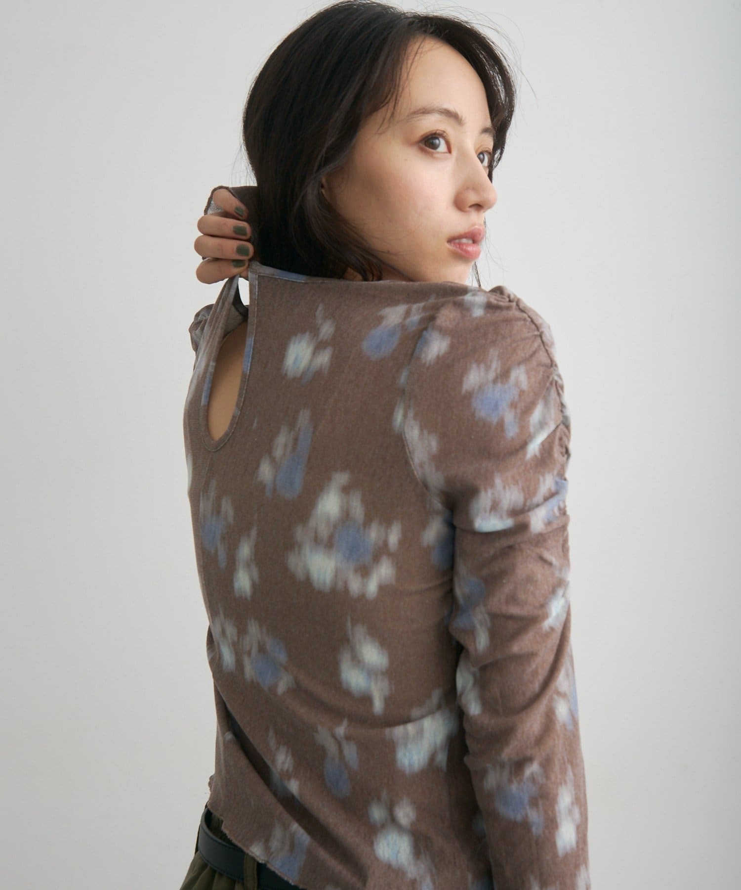 Kastane light and smooth sheer top - Image 30