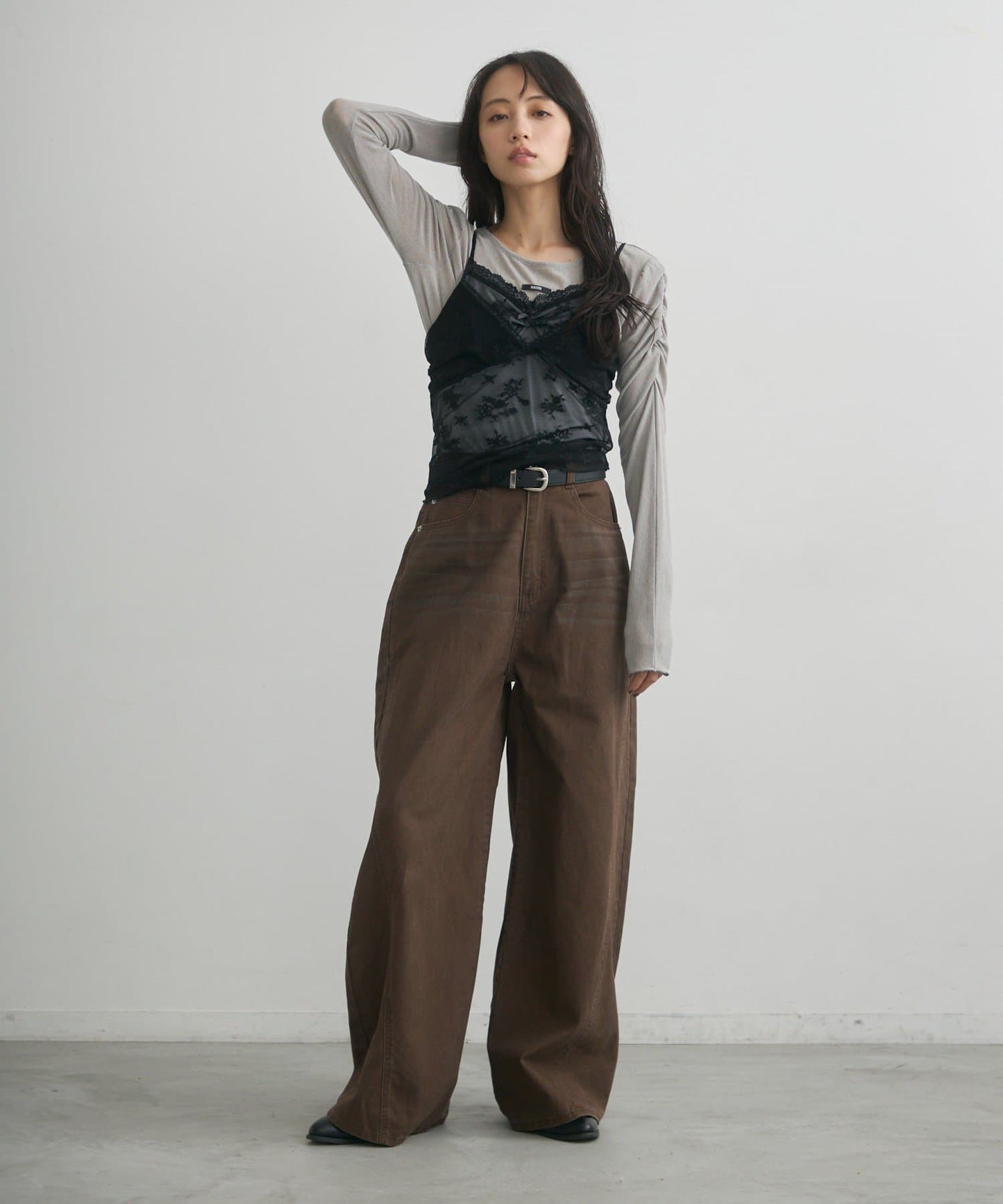 Kastane light and smooth sheer top - Image 61