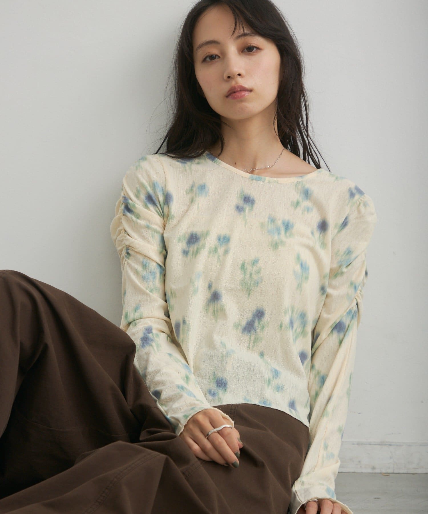 Kastane light and smooth sheer top - Image 10