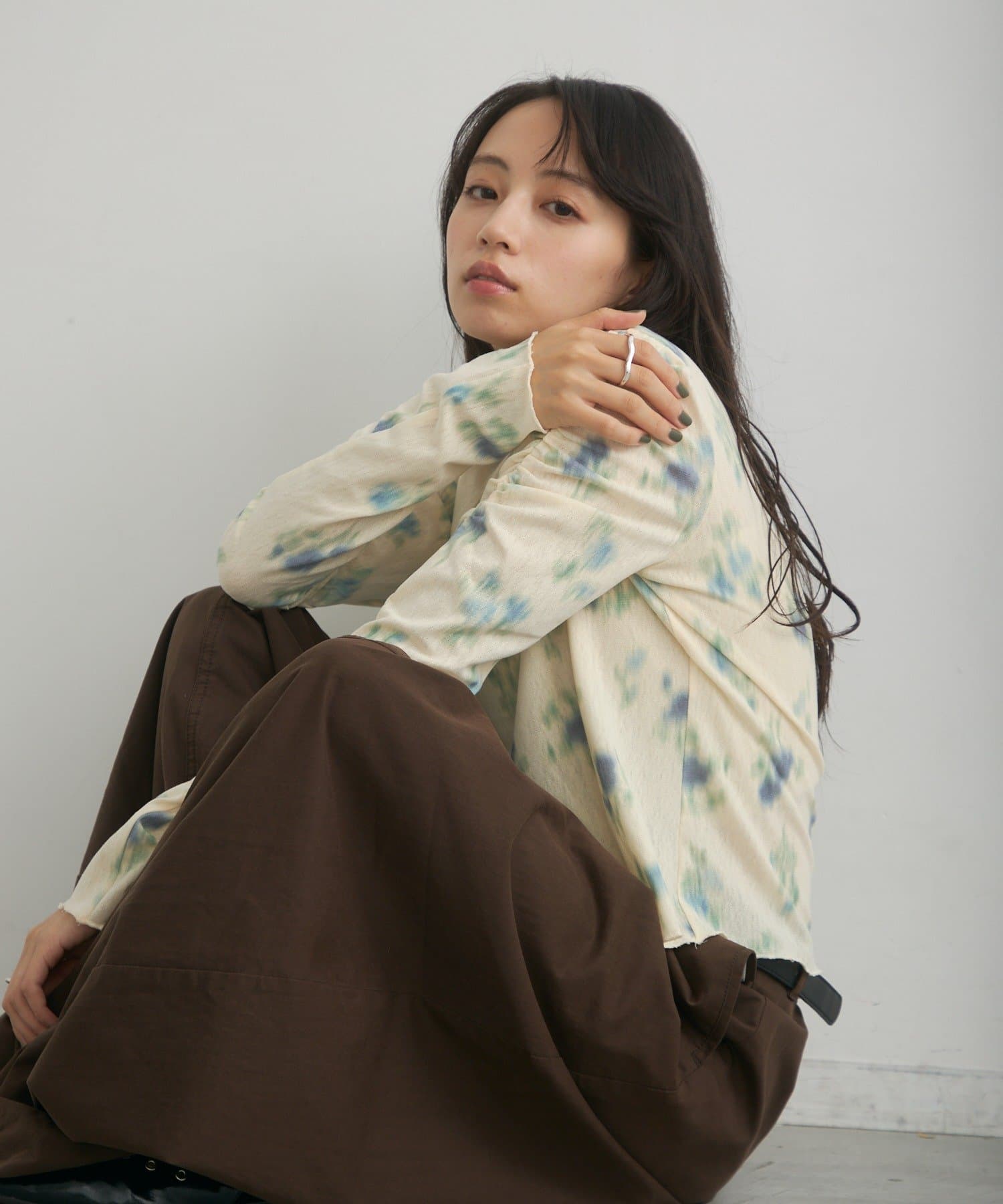 Kastane light and smooth sheer top - Image 12