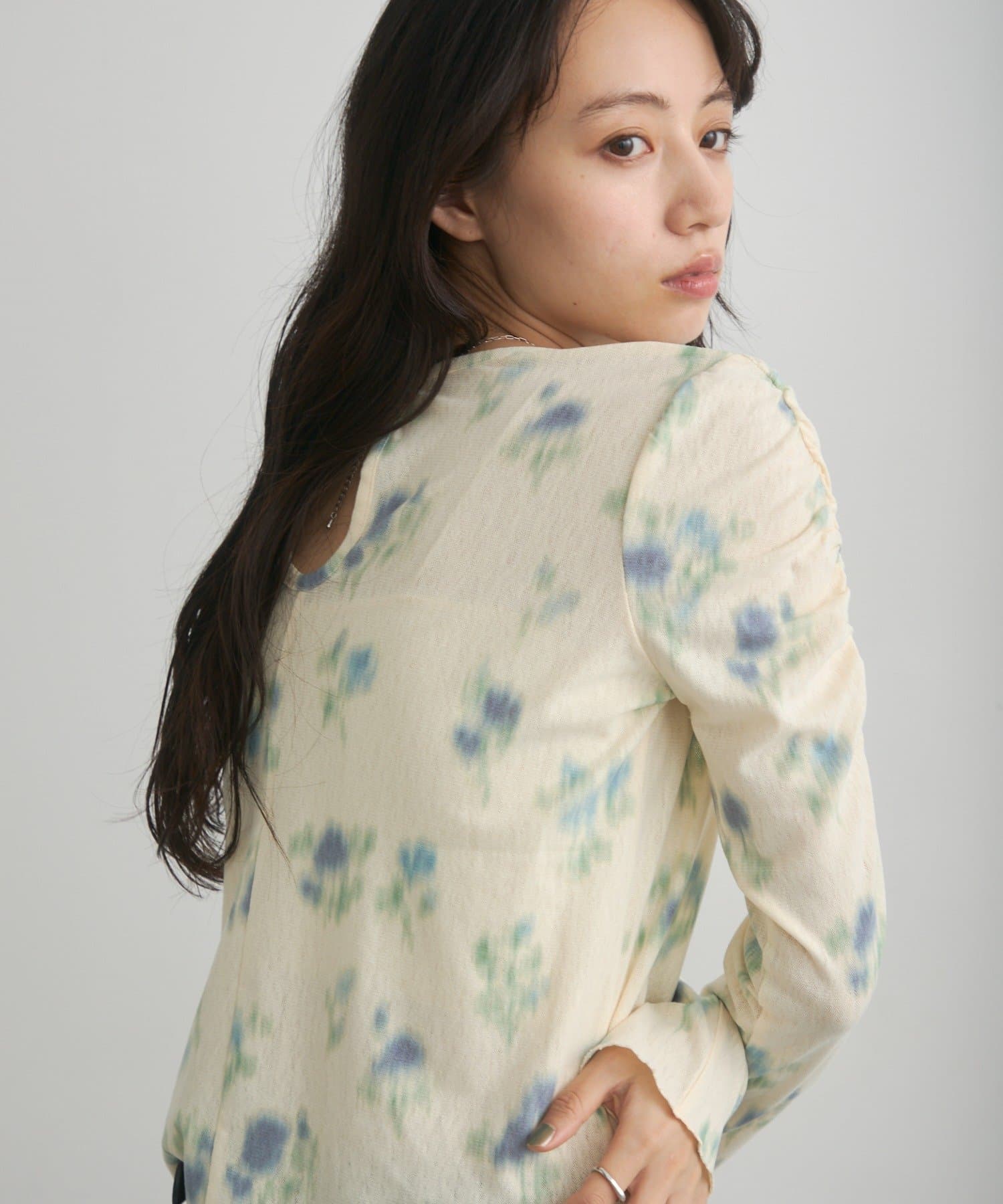 Kastane light and smooth sheer top - Image 3