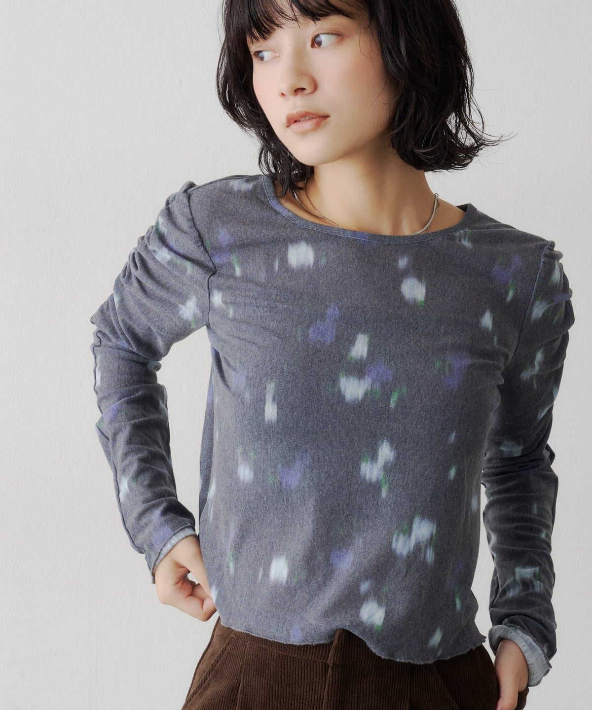 Kastane light and smooth sheer top