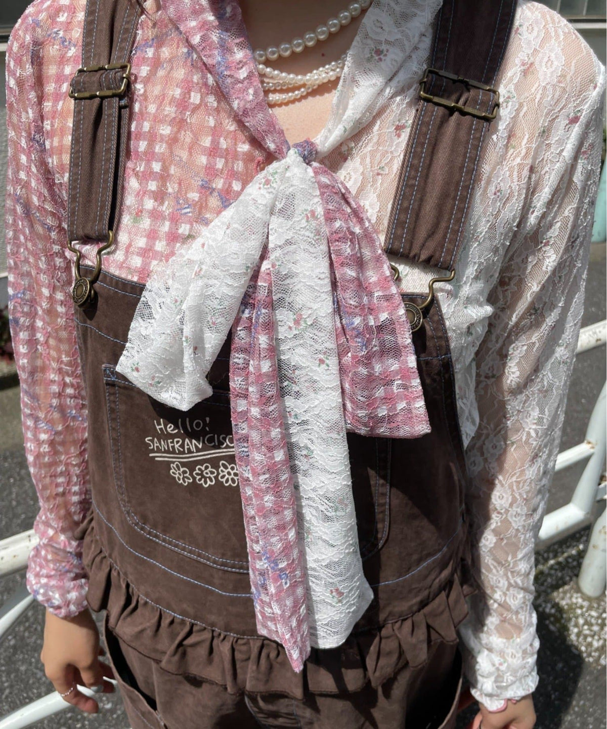 HELLO.SANFRANCISCO Lace bow tie tee - Image 20