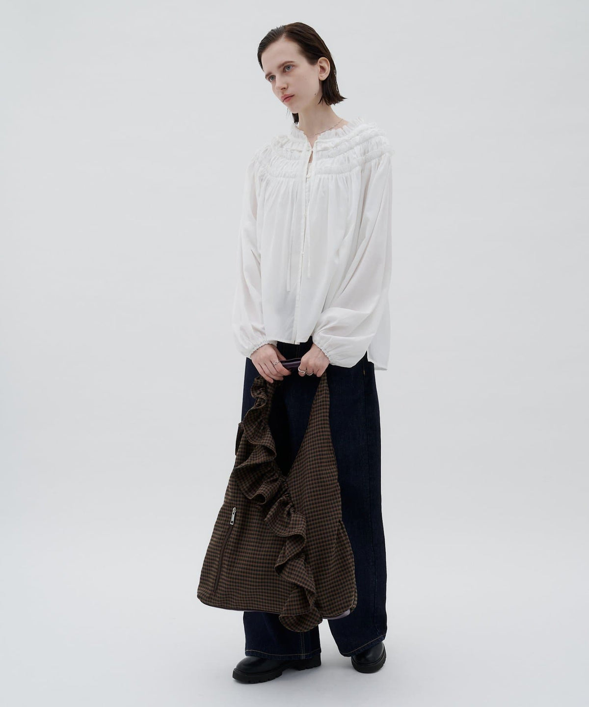 TYNNE. 撞色荷葉邊Triangle Bag - Image 12