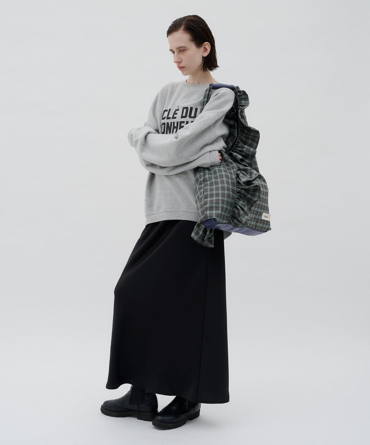 TYNNE. 撞色荷葉邊Triangle Bag - Image 23