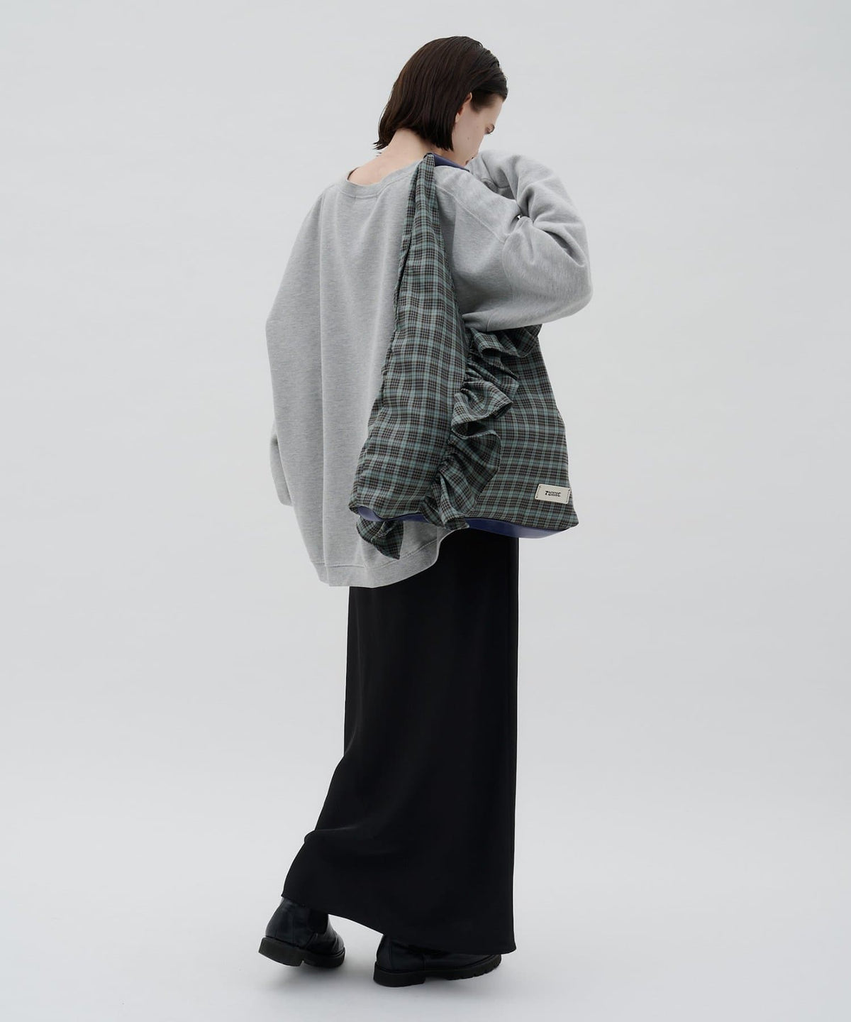 TYNNE. 撞色荷葉邊Triangle Bag - Image 25